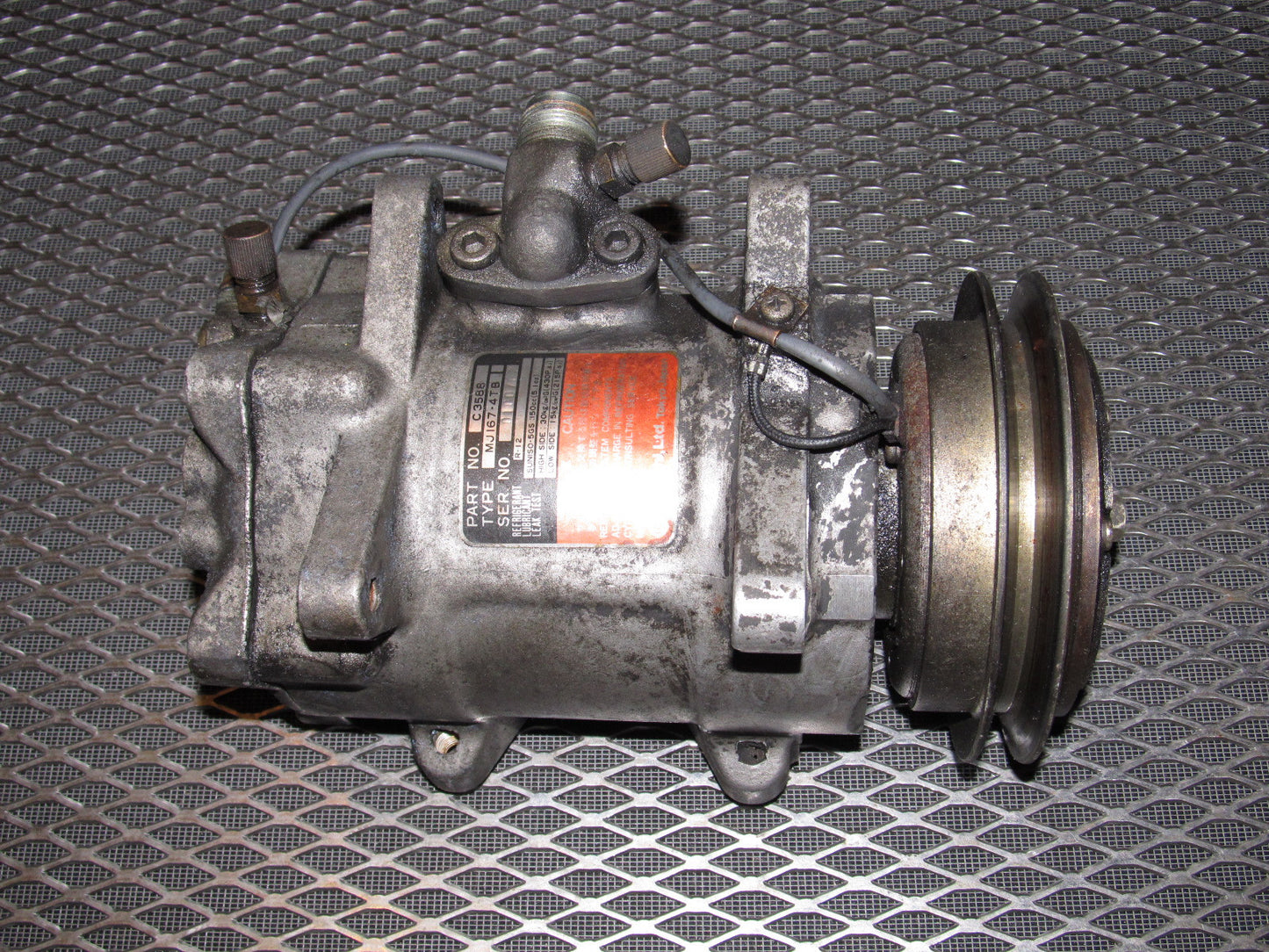 81 82 83 Datsun 280zx OEM A/C Compressor