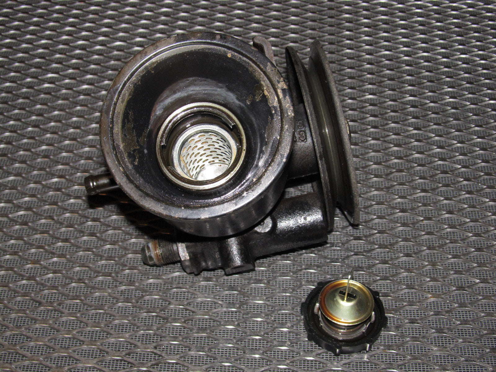 81 82 83 Datsun 280zx OEM Power Steering Pump – Autopartone