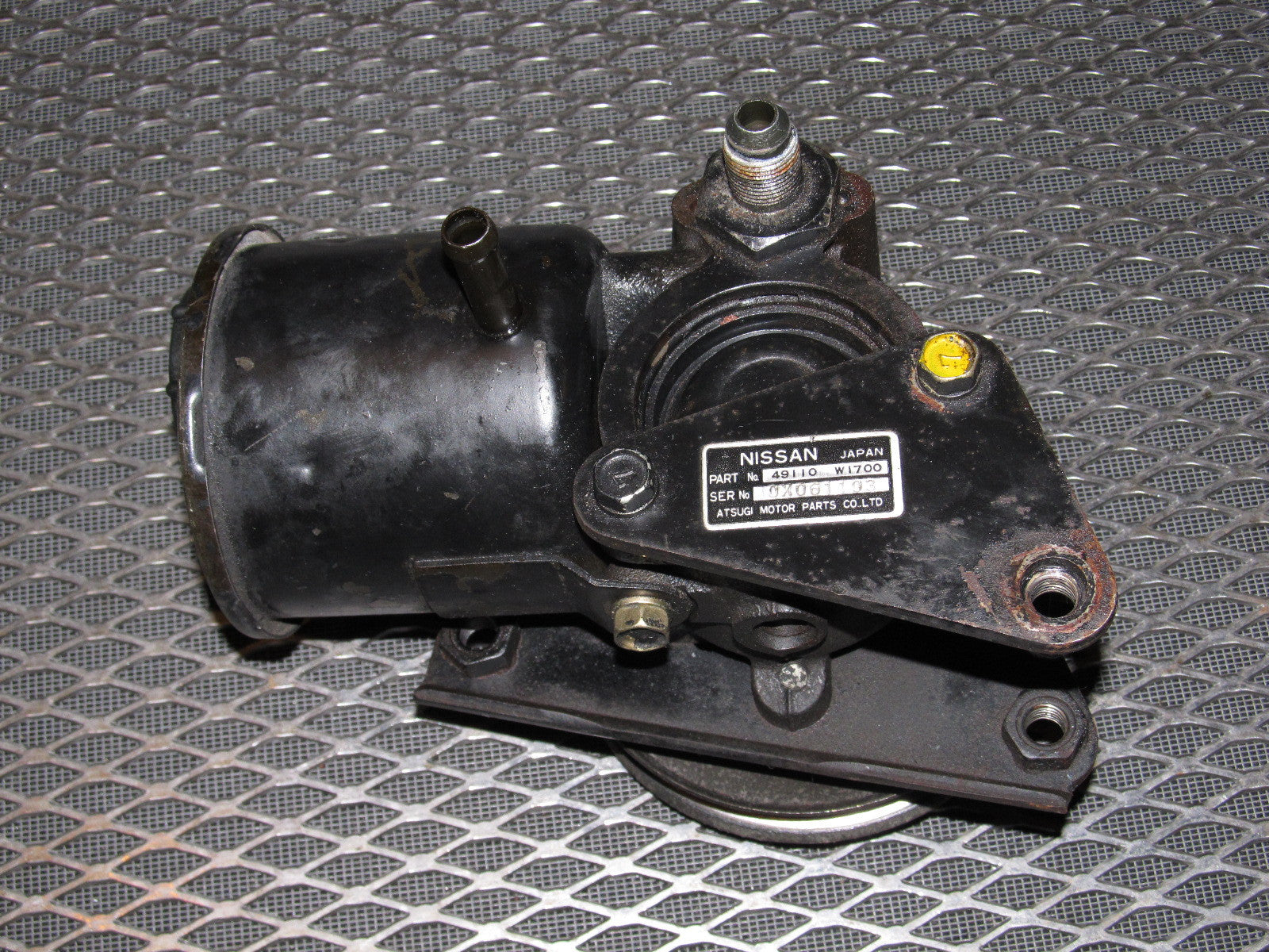 81 82 83 Datsun 280zx OEM Power Steering Pump – Autopartone