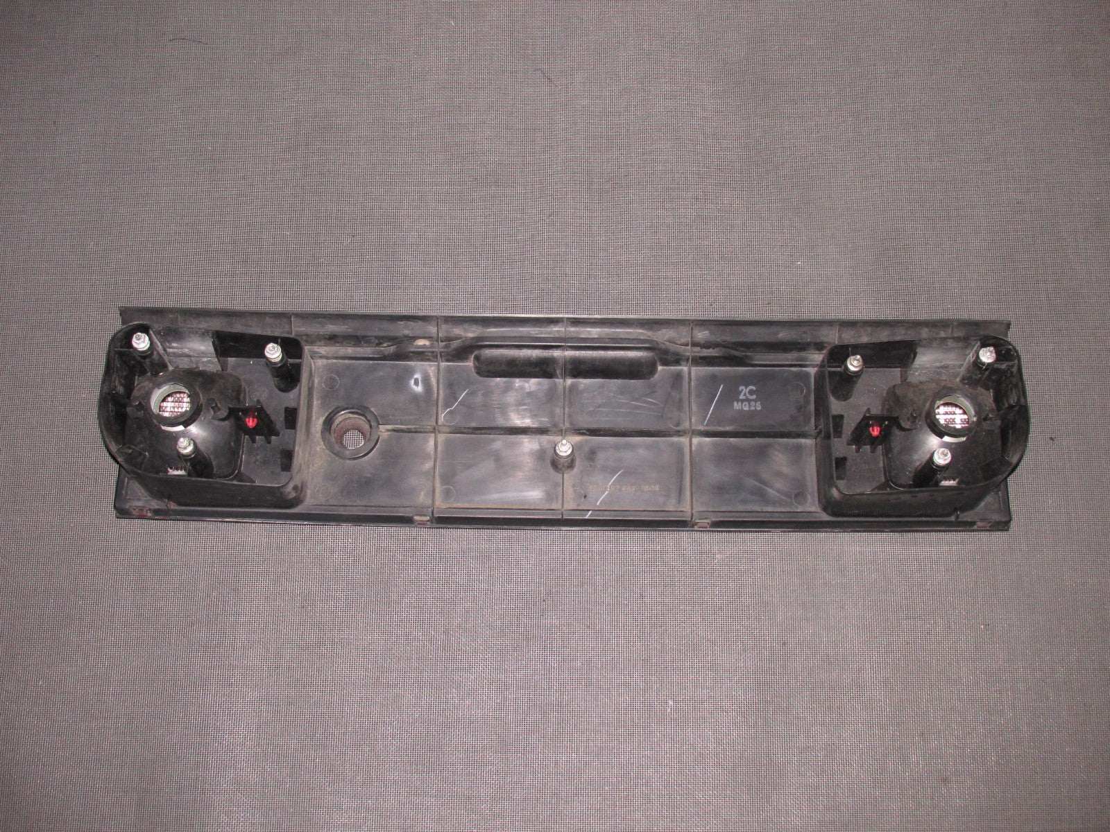 88 89 90 91 Honda CRX OEM Tail Light Reverse Lamp Center Panel