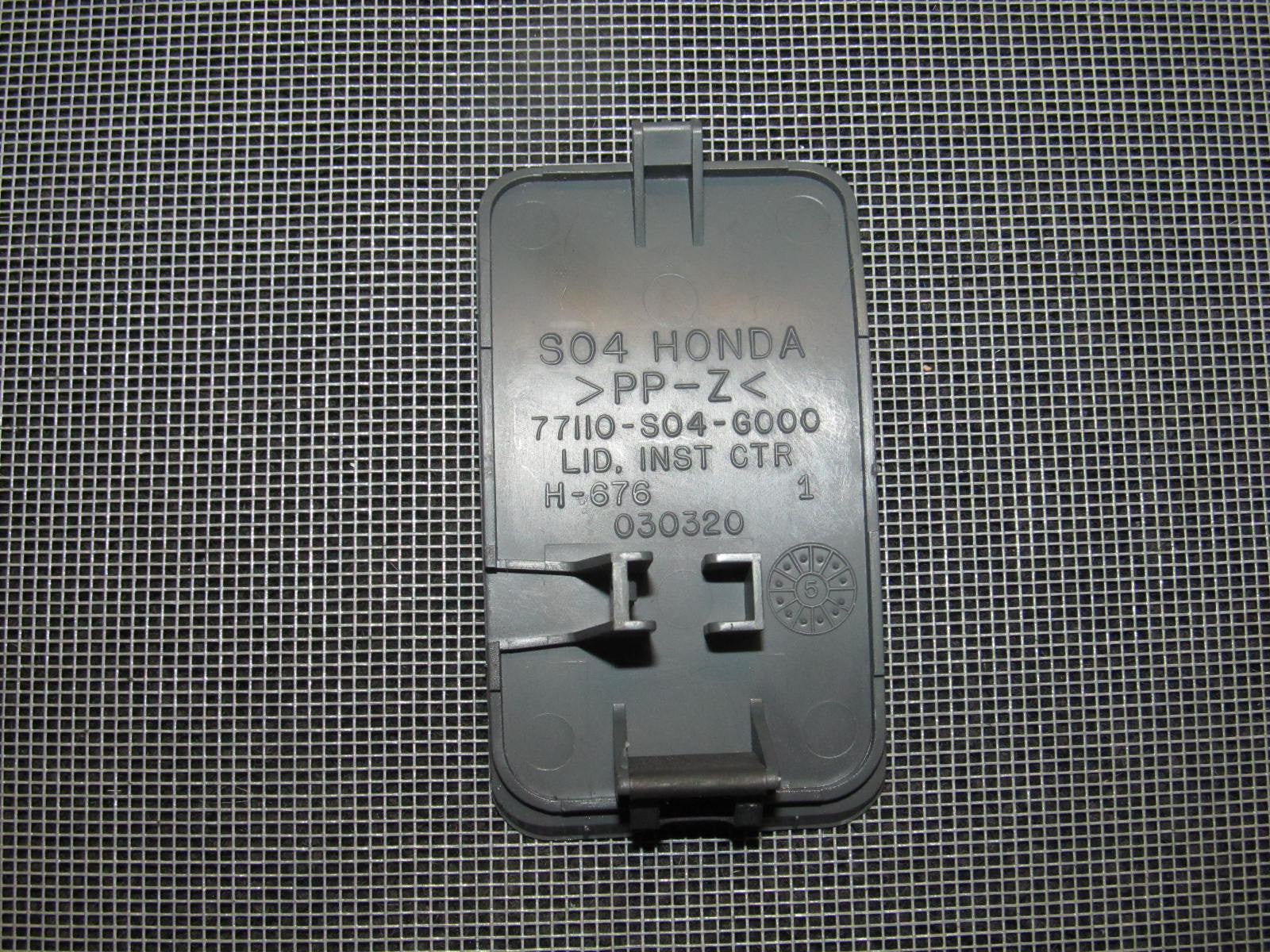 96 97 98 99 00 Honda Civic OEM Dash Filler Cap - Center