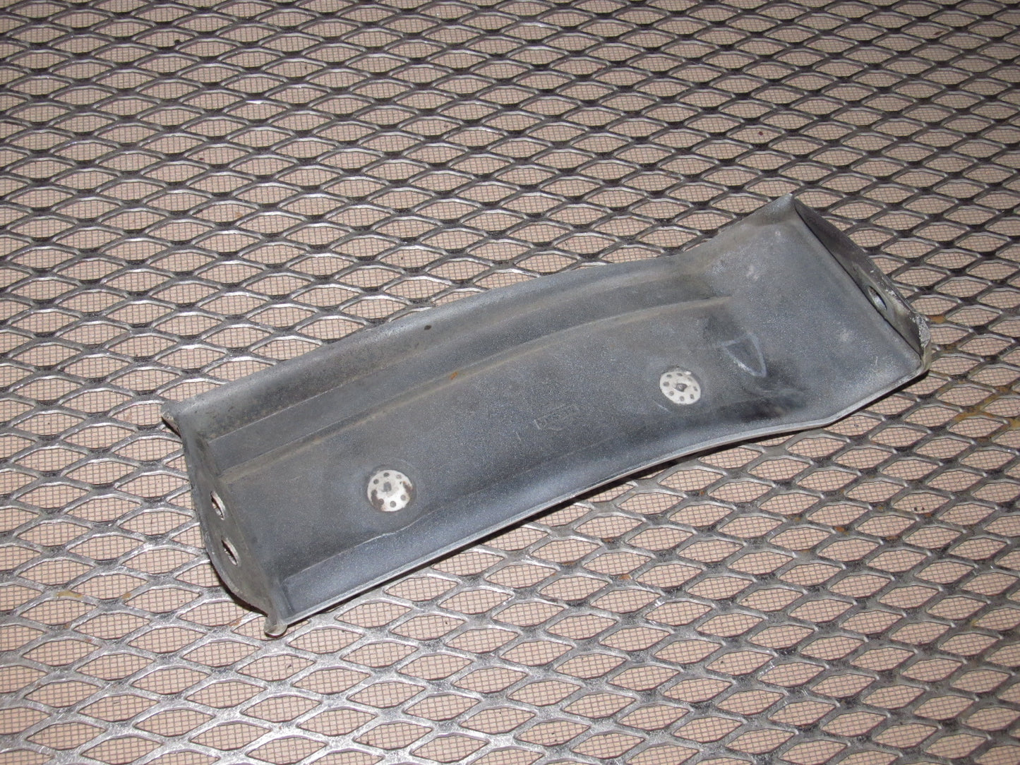 87 88 89 Nissan 300zx OEM Fender Lower Guard Cover - Left