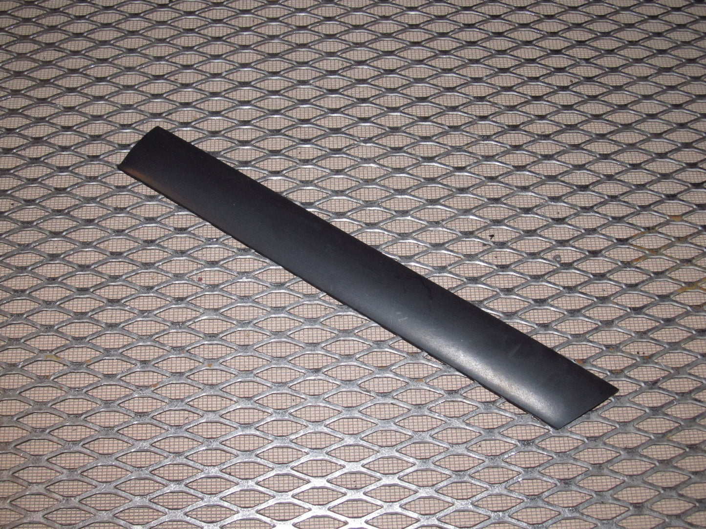 1987-1989 Nissan 300zx OEM Fender Moulding - Right