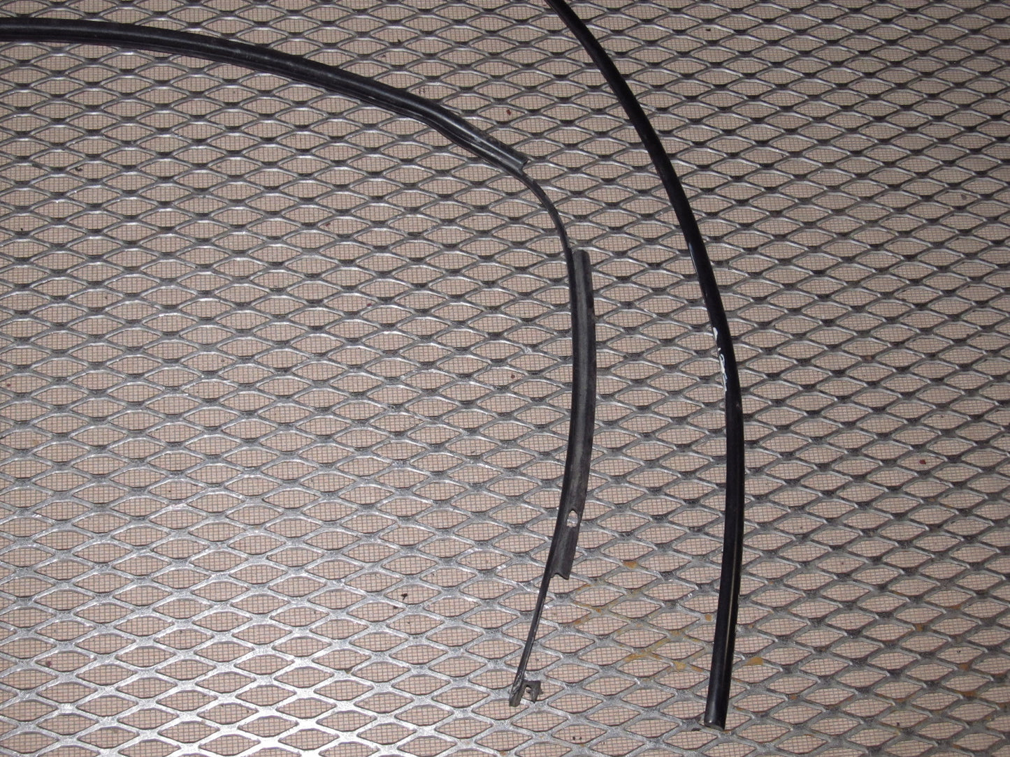 87 88 89 Nissan 300zx OEM Fender Edge Belt Line Moulding Stripping - Right