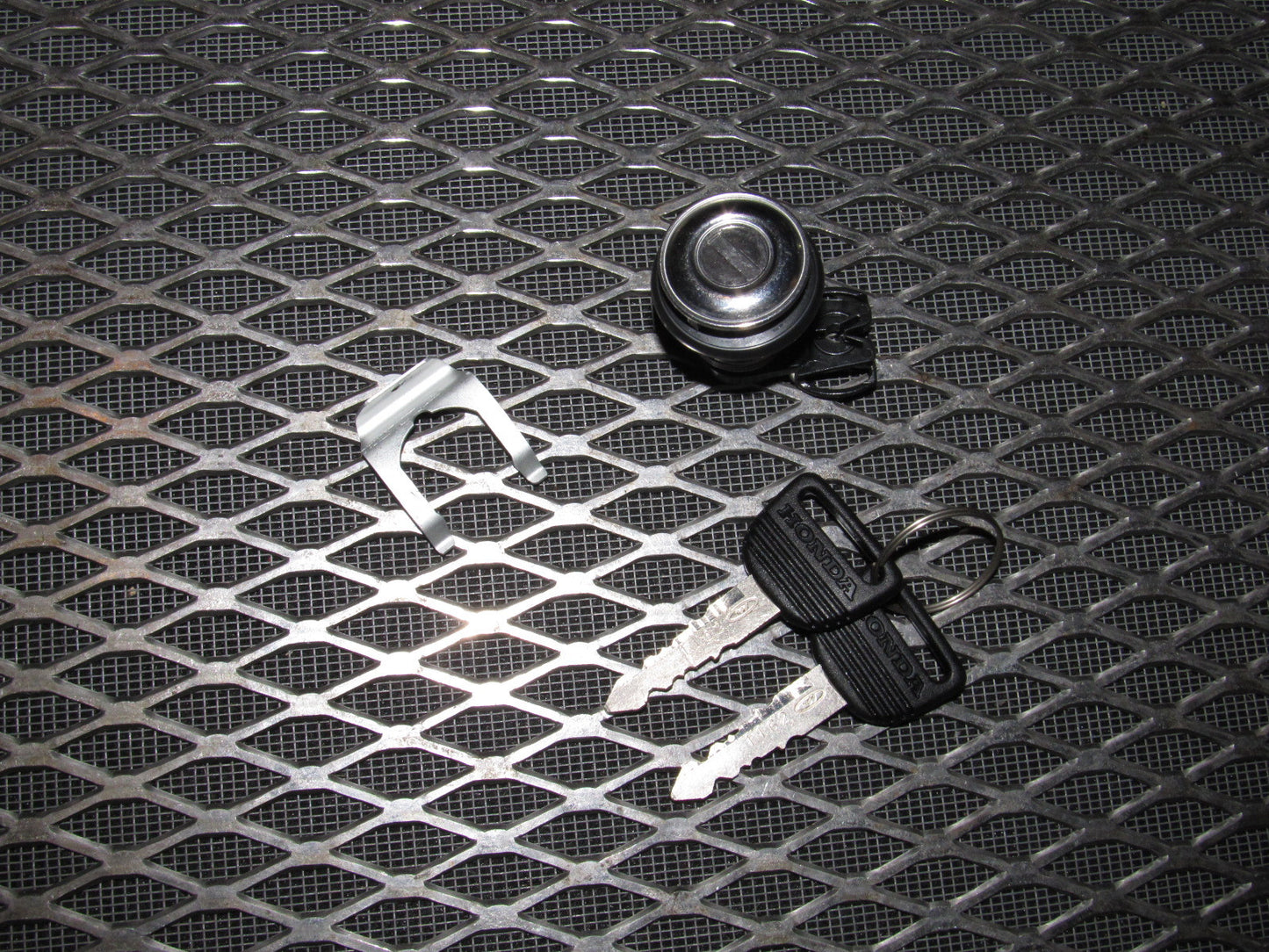 80 81 82 83 Honda Civic OEM Door Lock Tumbler - Right