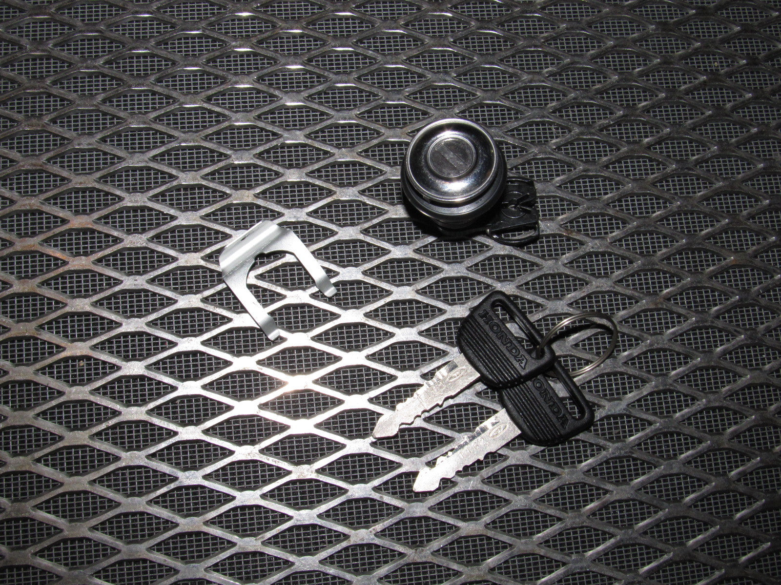 80 81 82 83 Honda Civic OEM Door Lock Tumbler - Right