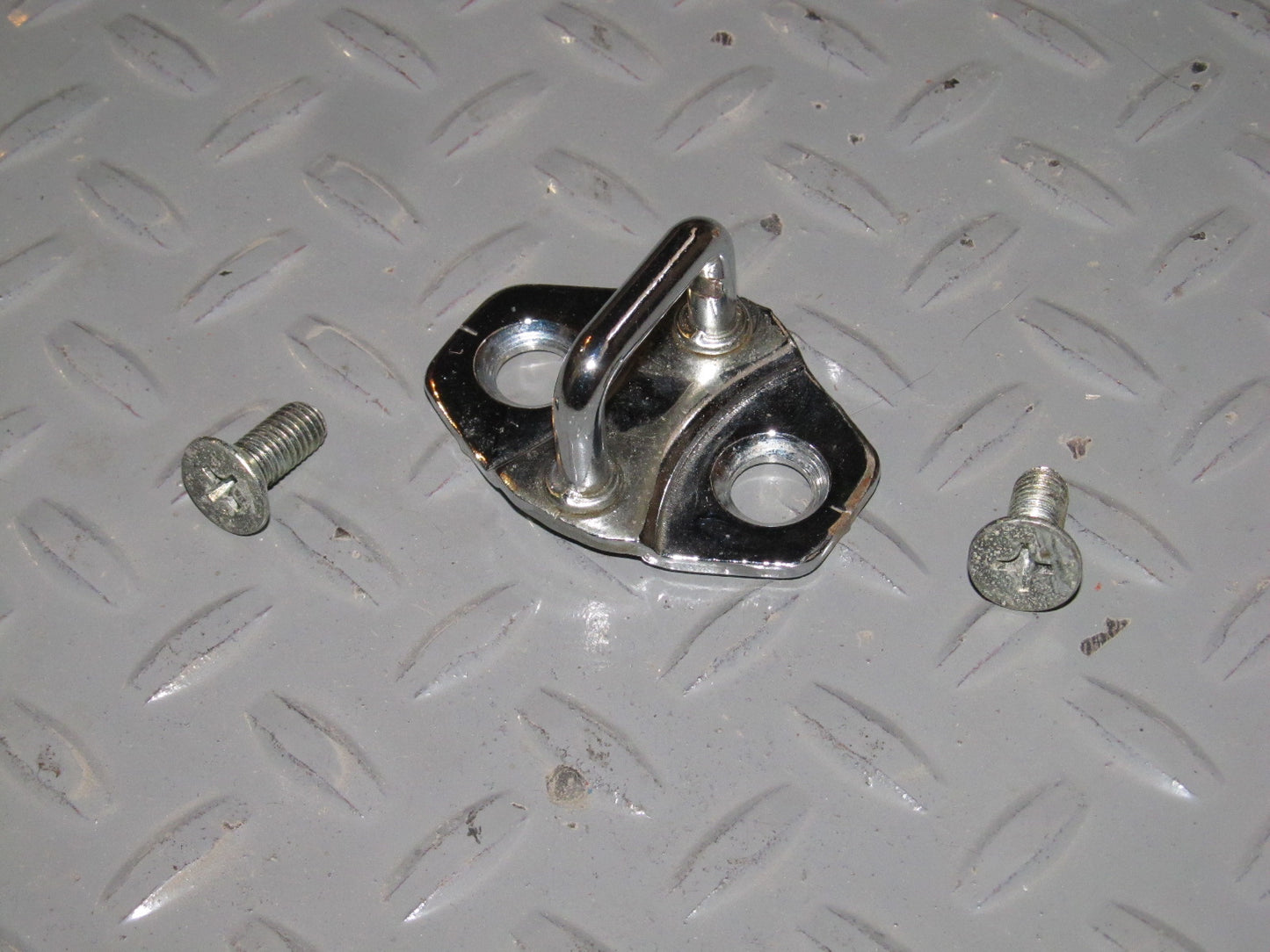 88 89 90 91 Honda CRX Door Latch Striker