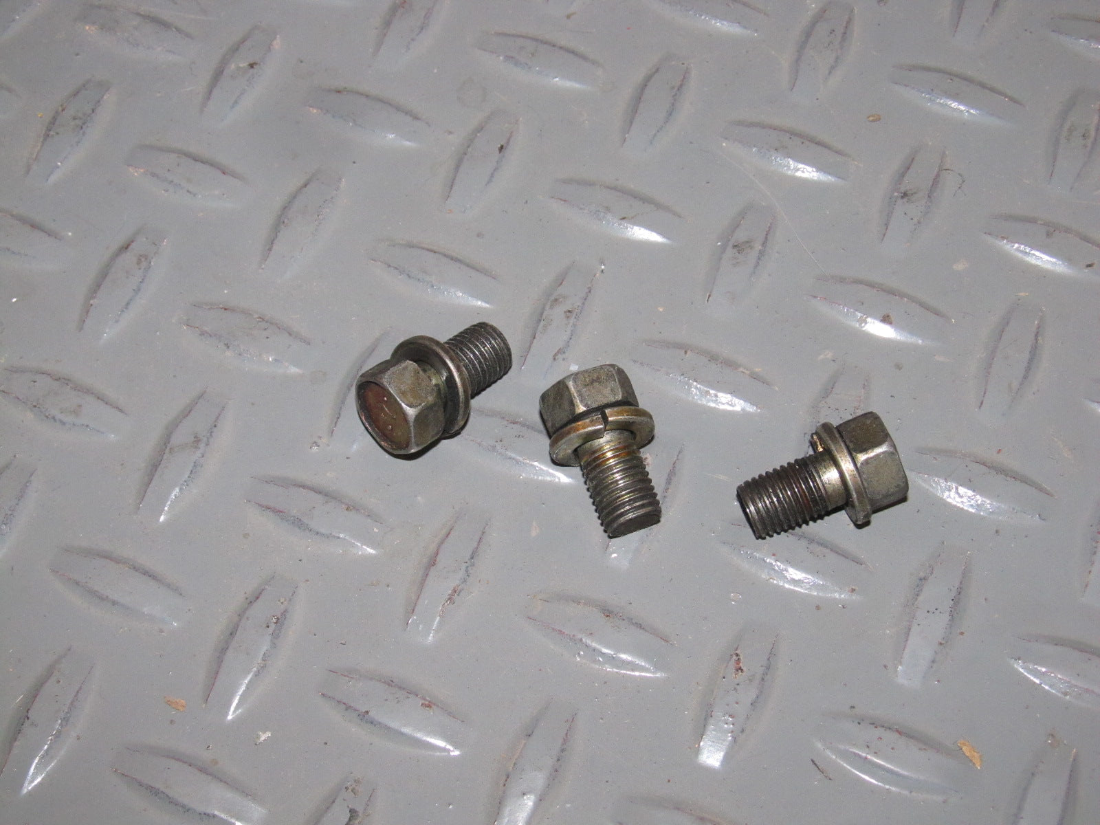 97 98 99 Mitsubishi Eclipse OEM Front Stabilizer Bar Mount Mounting Bolts
