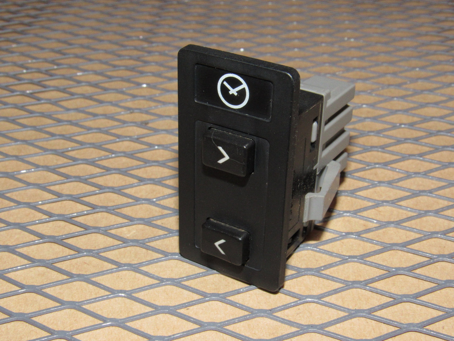 88 89 90 Volvo 760 OEM Clock Adjustment Switch