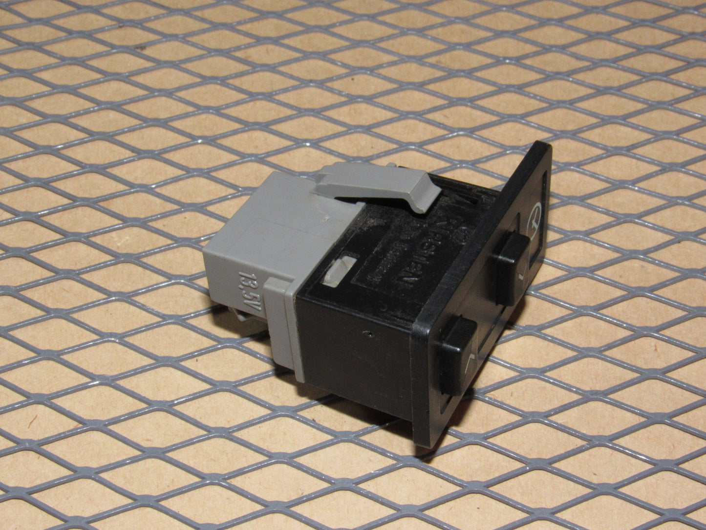 88 89 90 Volvo 760 OEM Clock Adjustment Switch