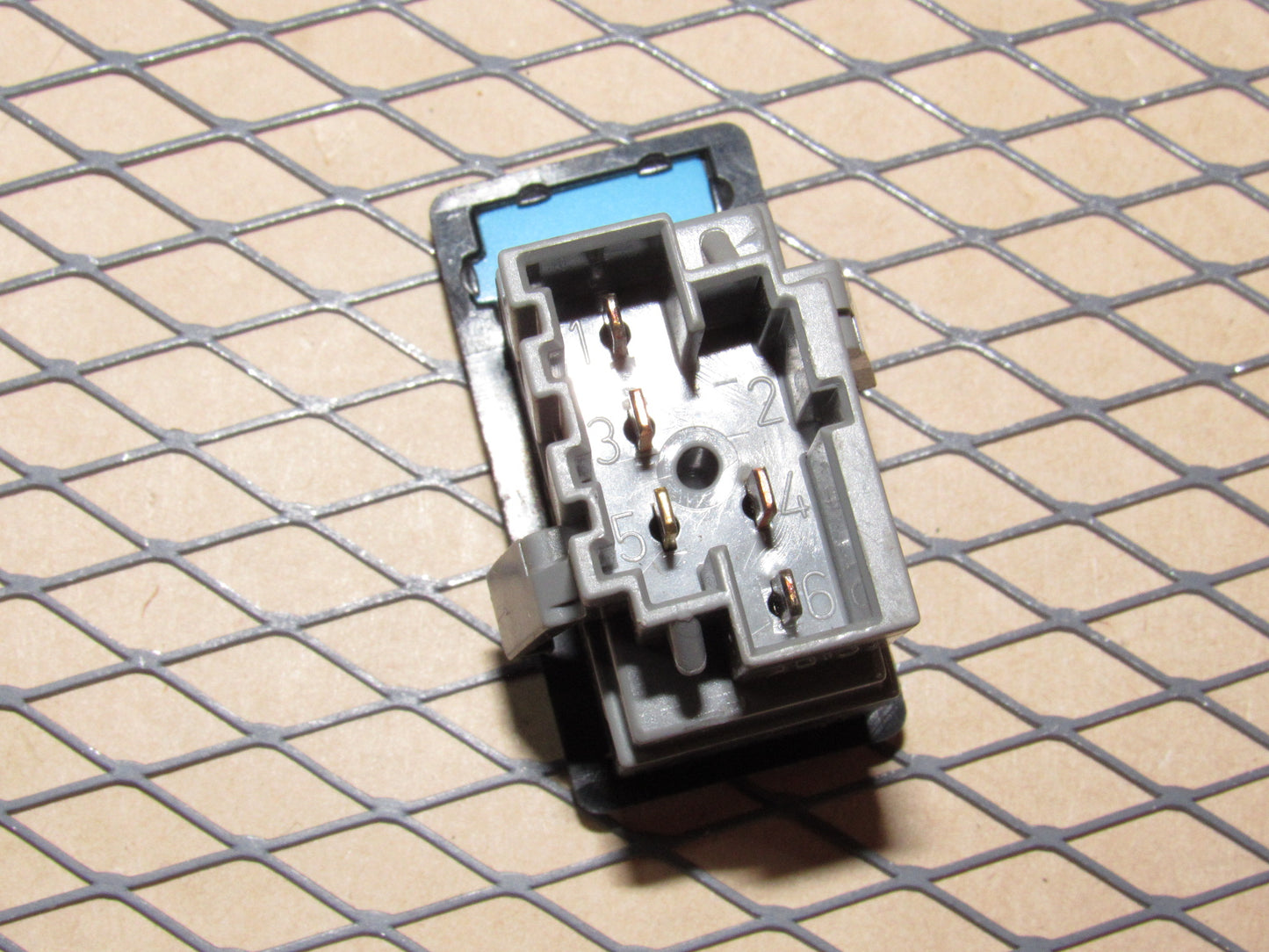 88 89 90 Volvo 760 OEM Clock Adjustment Switch