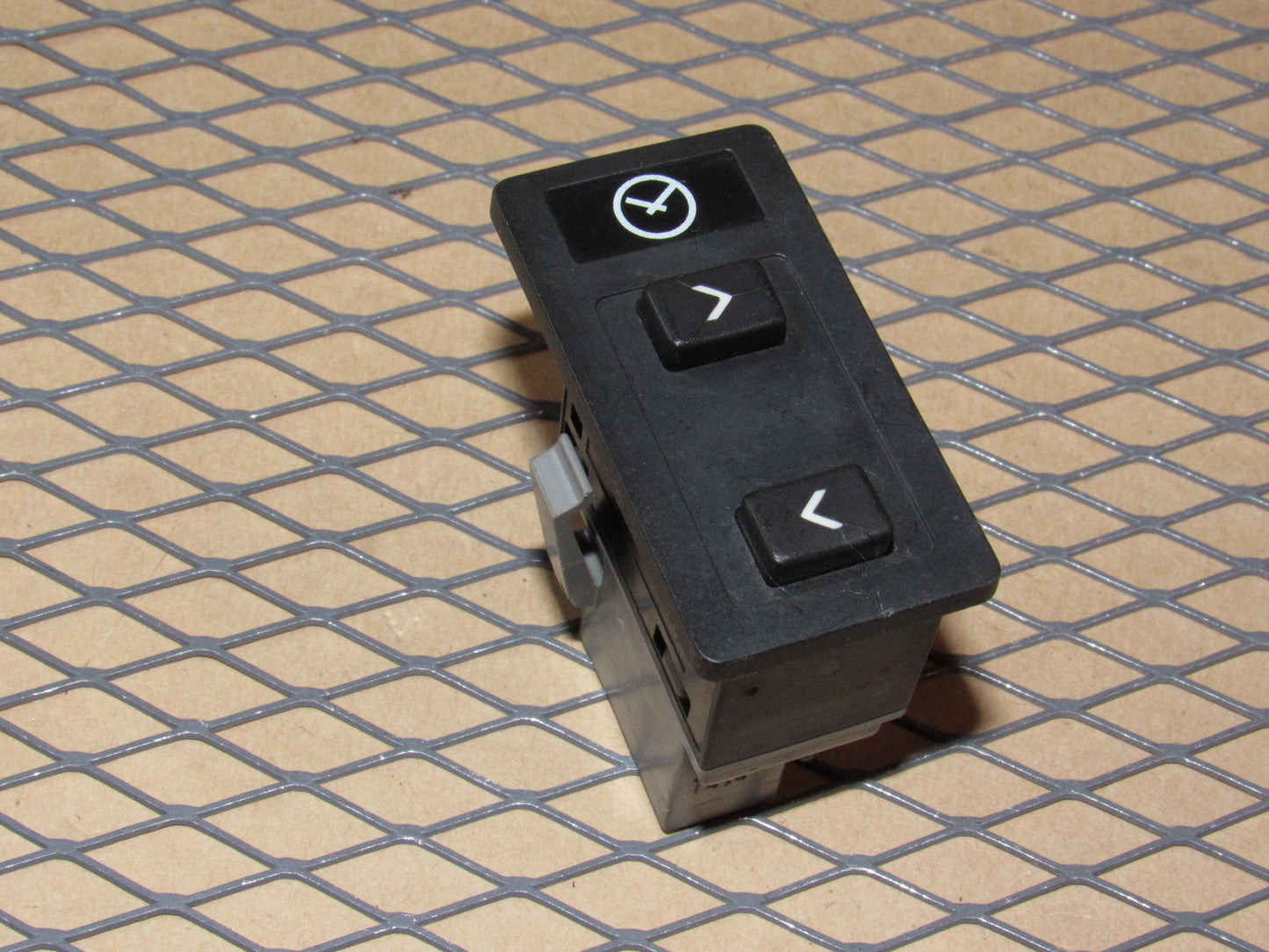 88 89 90 Volvo 760 OEM Clock Adjustment Switch