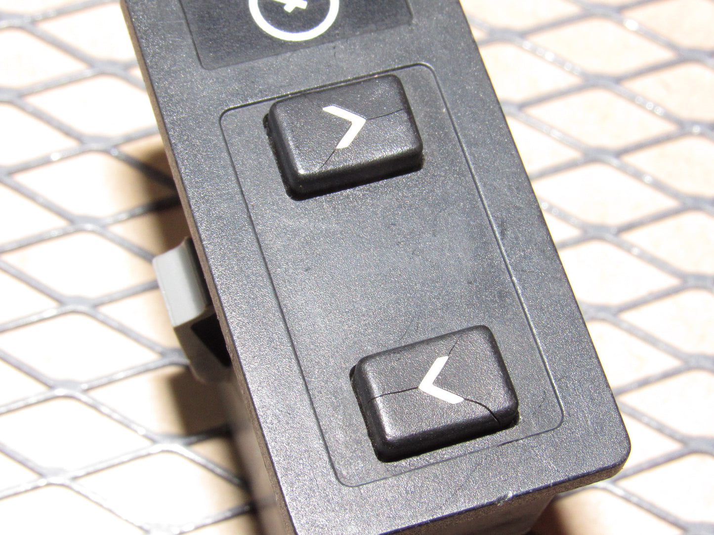 88 89 90 Volvo 760 OEM Clock Adjustment Switch