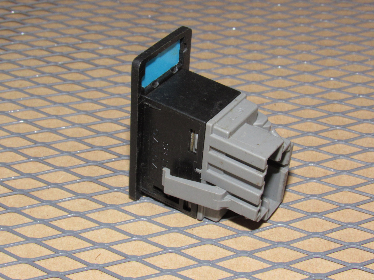 88 89 90 Volvo 760 OEM Clock Adjustment Switch