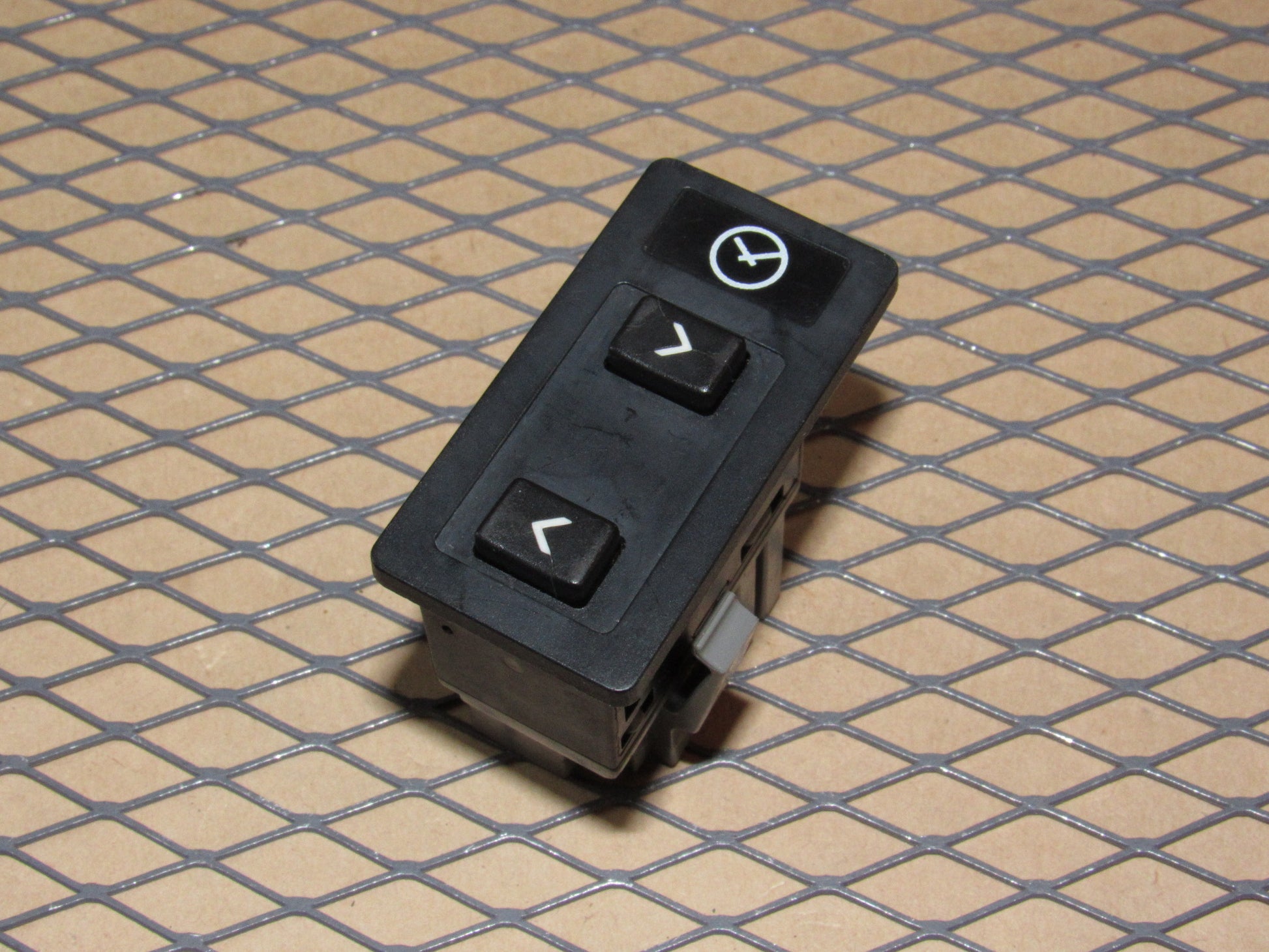 88 89 90 Volvo 760 OEM Clock Adjustment Switch