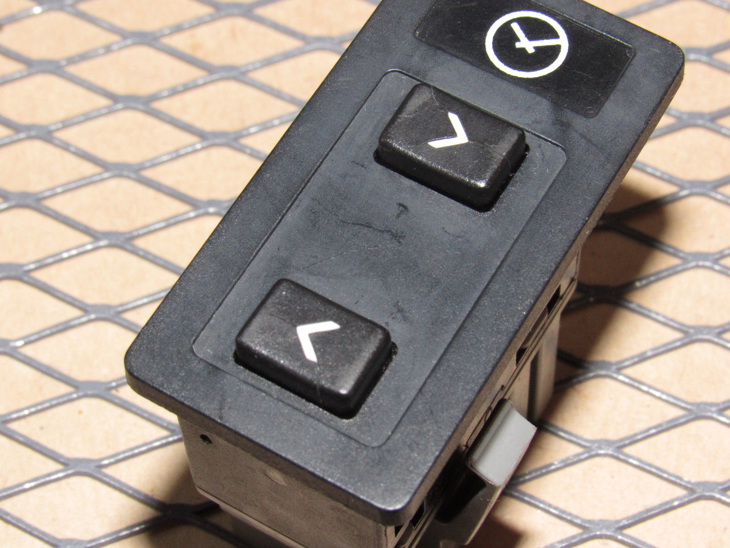 88 89 90 Volvo 760 OEM Clock Adjustment Switch