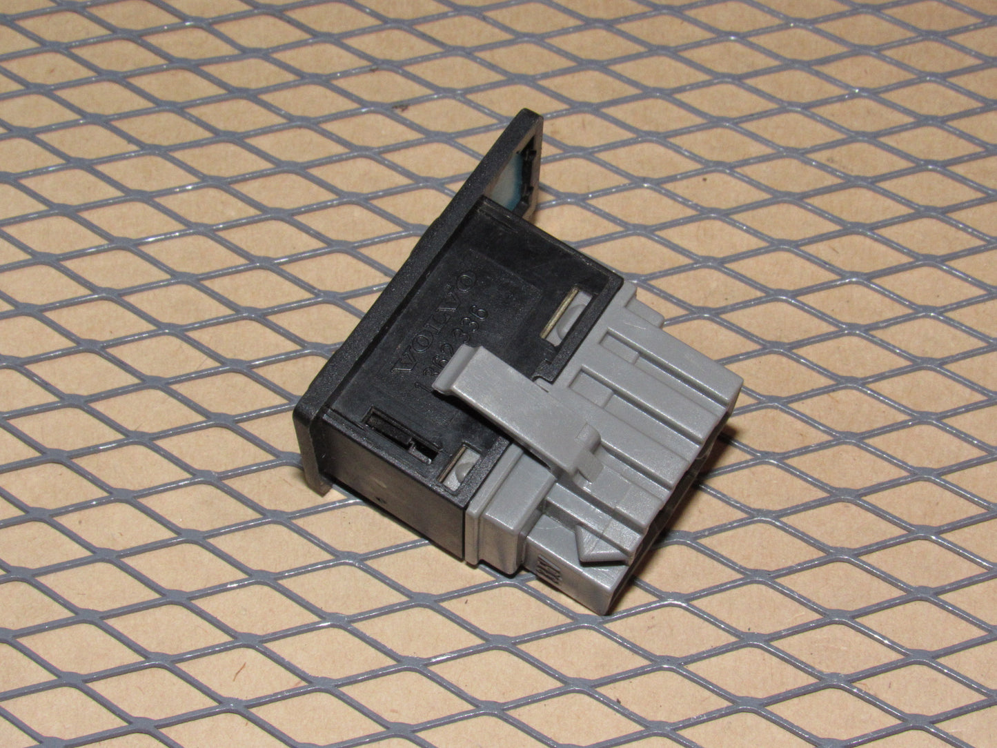 88 89 90 Volvo 760 OEM Clock Adjustment Switch