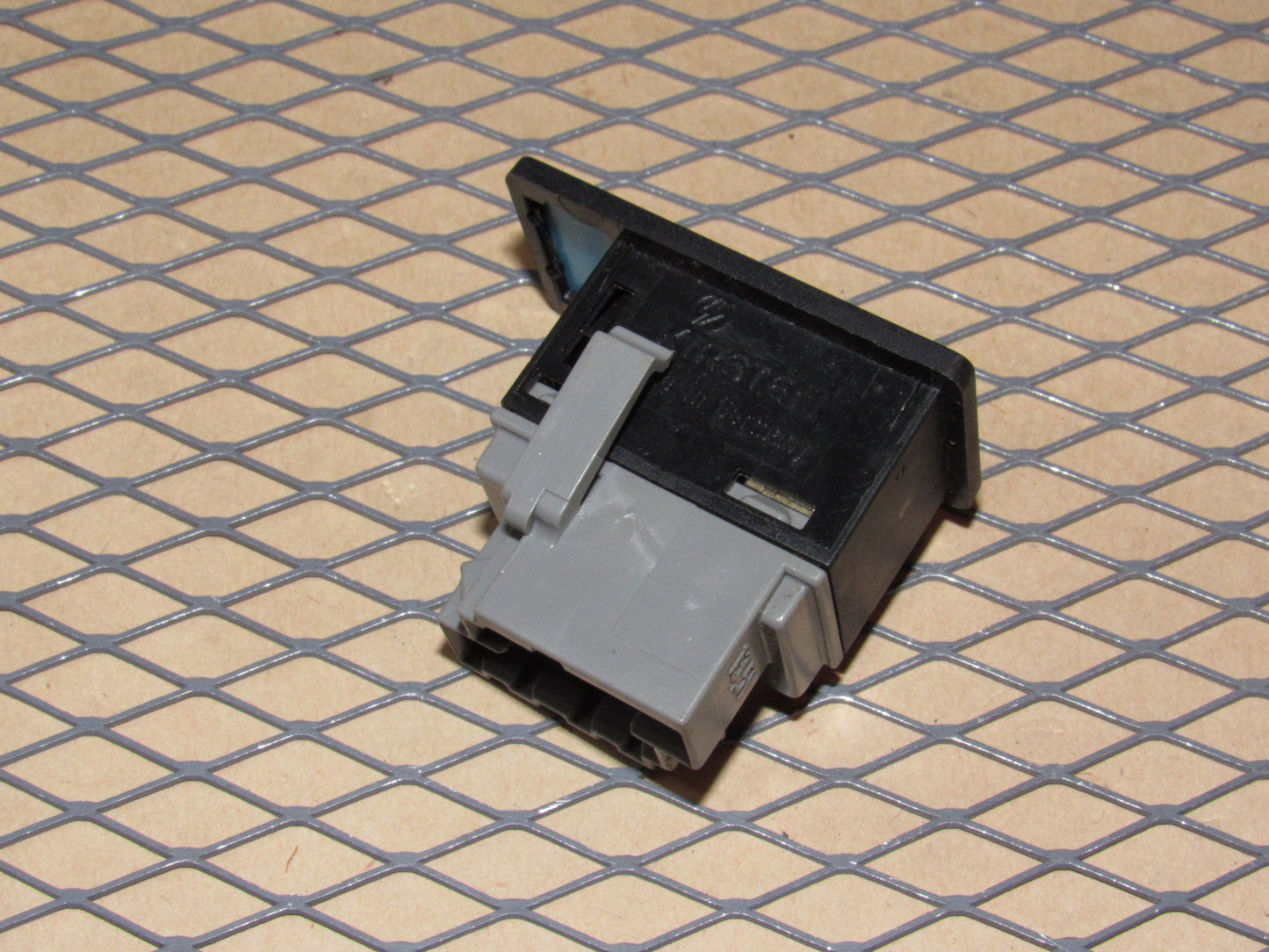 88 89 90 Volvo 760 OEM Clock Adjustment Switch