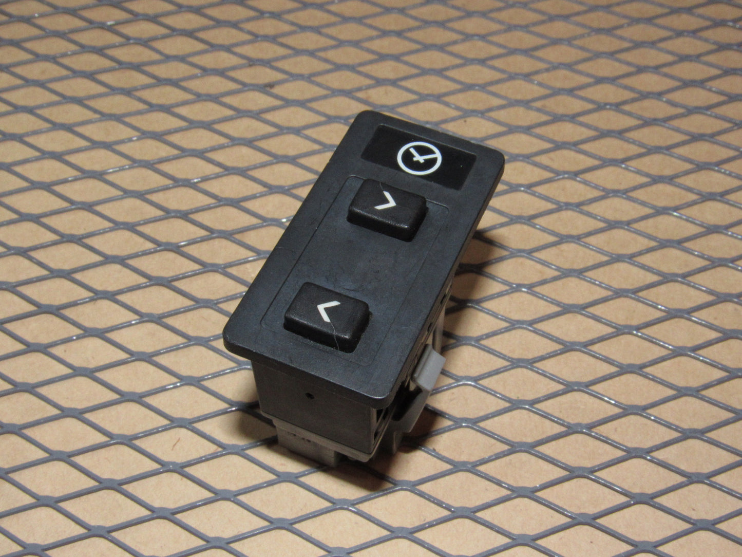 88 89 90 Volvo 760 OEM Clock Adjustment Switch