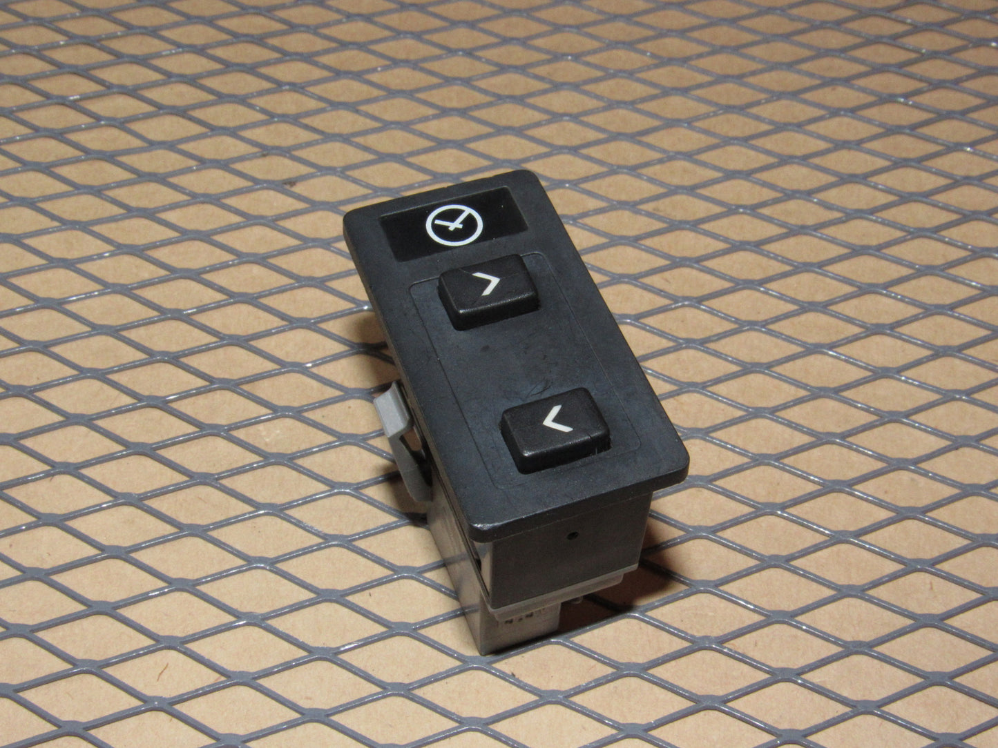 88 89 90 Volvo 760 OEM Clock Adjustment Switch