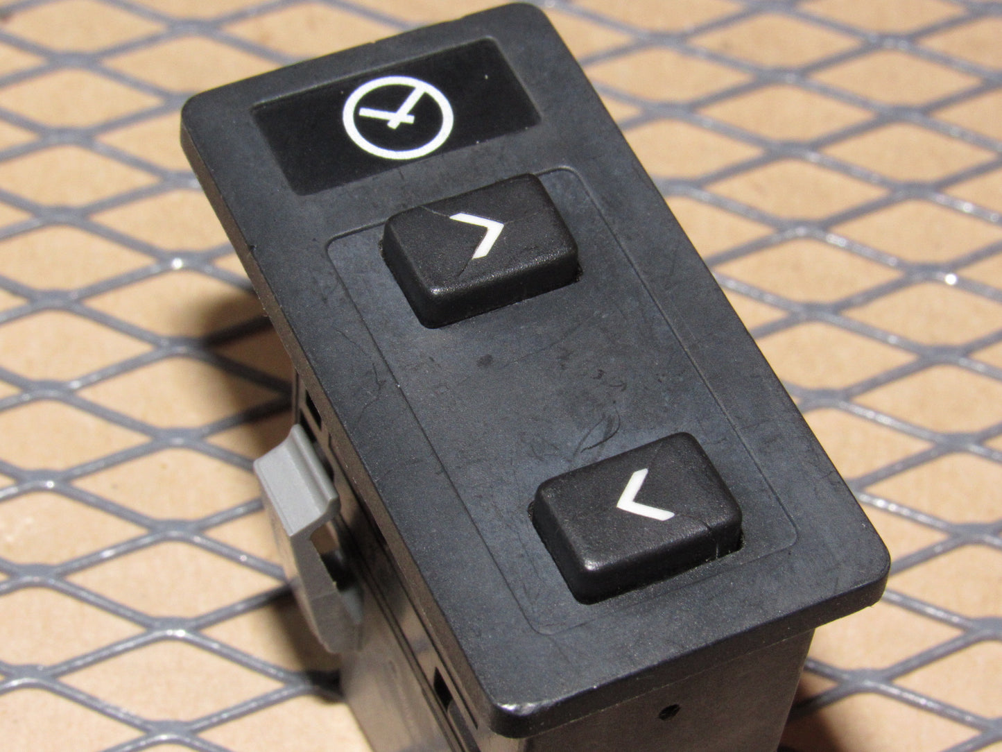 88 89 90 Volvo 760 OEM Clock Adjustment Switch