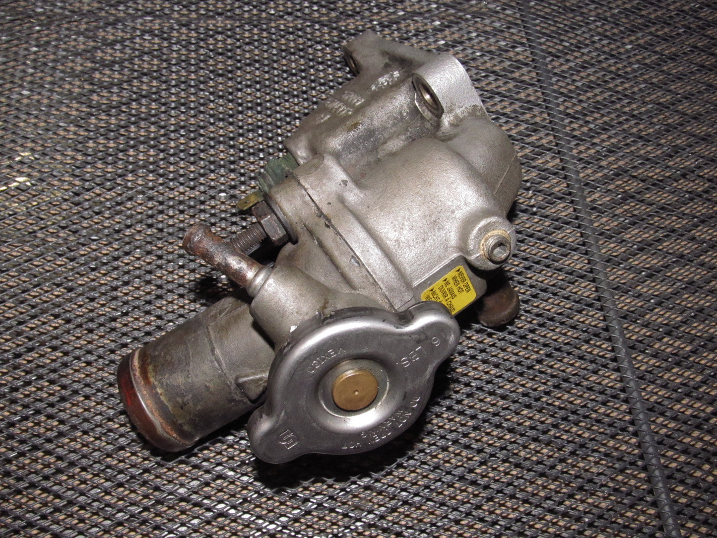 97 98 99 Mitsubishi Eclipse OEM 2.0 NA Radiator Water Neck Thermostats Housing