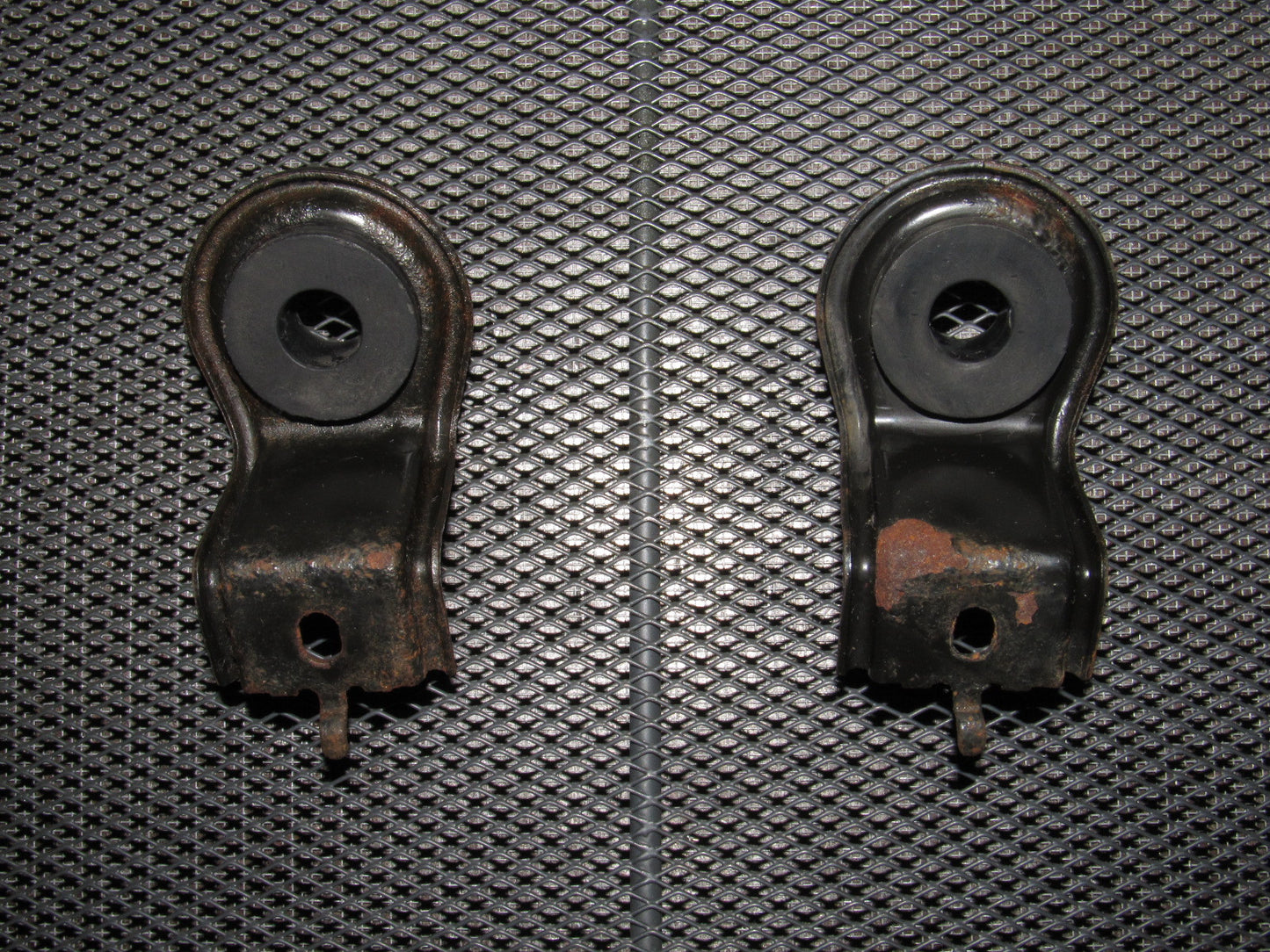 01 02 03 Acura CL OEM Upper Radiator Mounting Bracket & Bushing Set