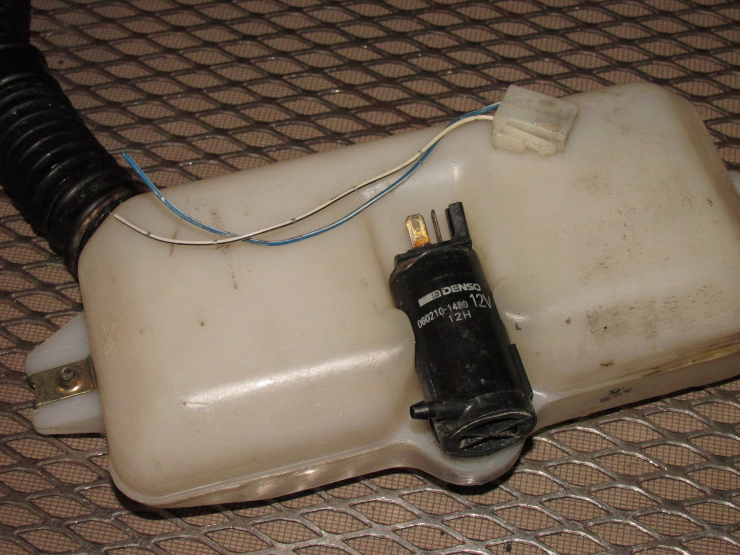87 88 89 Chrysler Conquest OEM Rear Wiper Washer Reservoir Tank & Pump