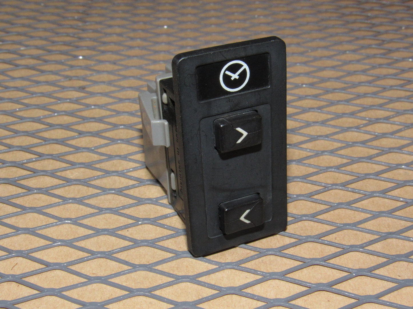 88 89 90 Volvo 760 OEM Clock Adjustment Switch