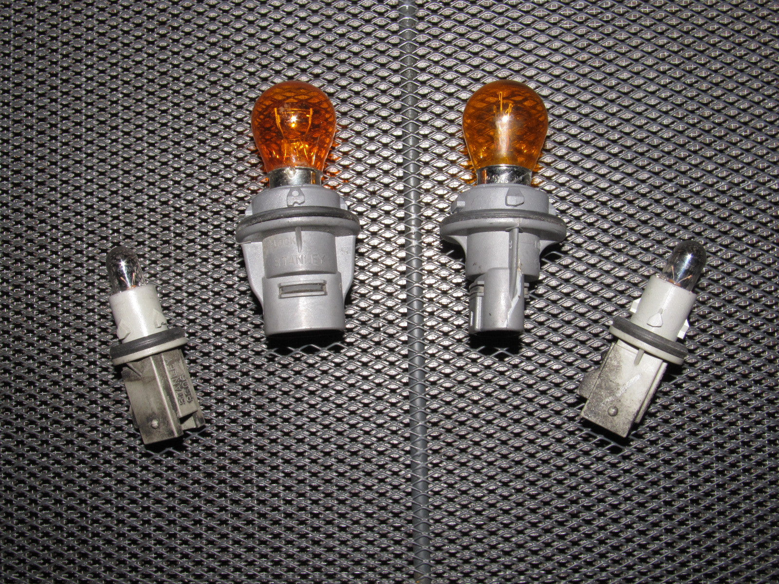 01 02 03 Acura CL OEM Headlight Signal & Corner Light Bulb Socket Set