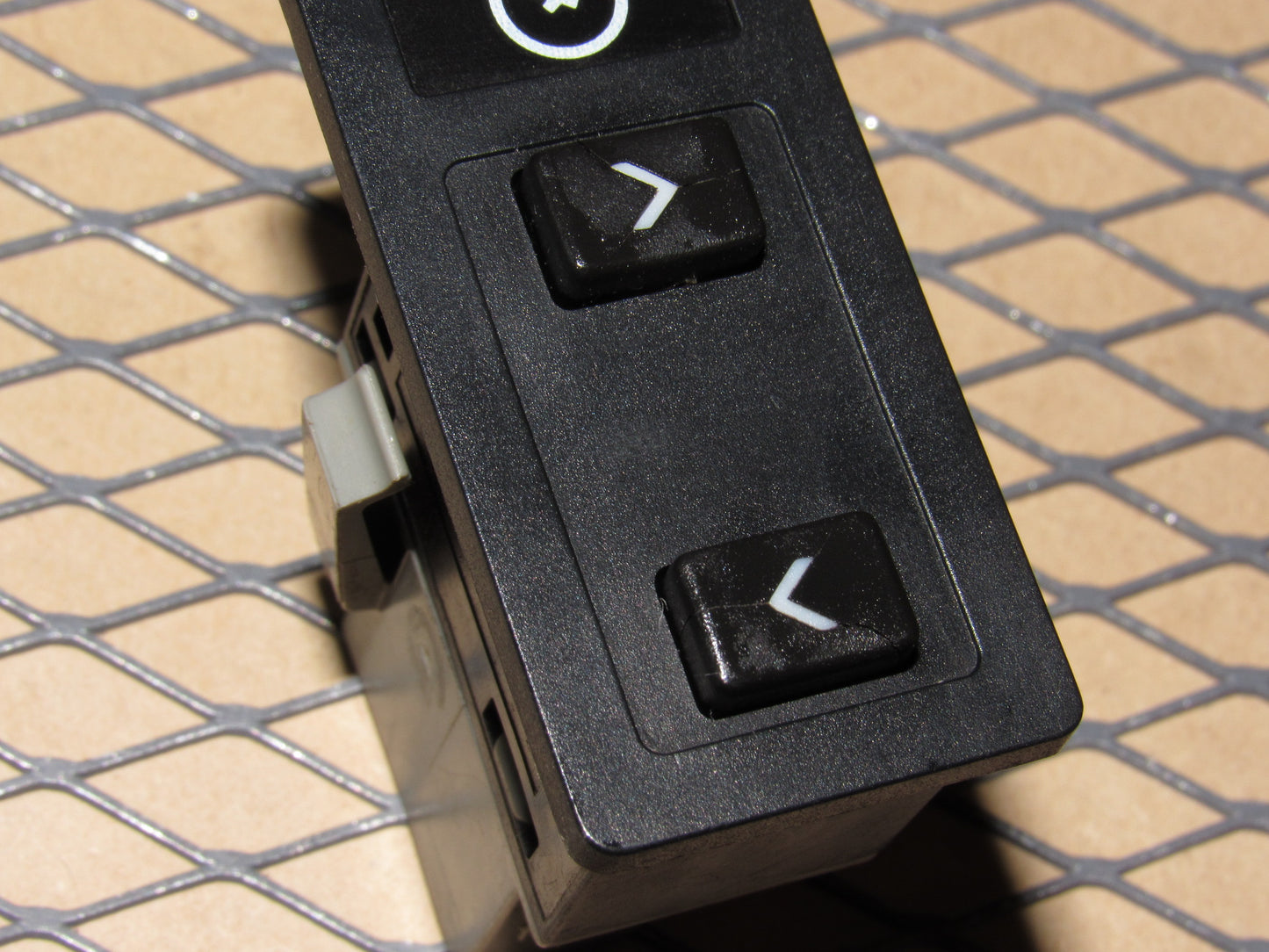 88 89 90 Volvo 760 OEM Clock Adjustment Switch