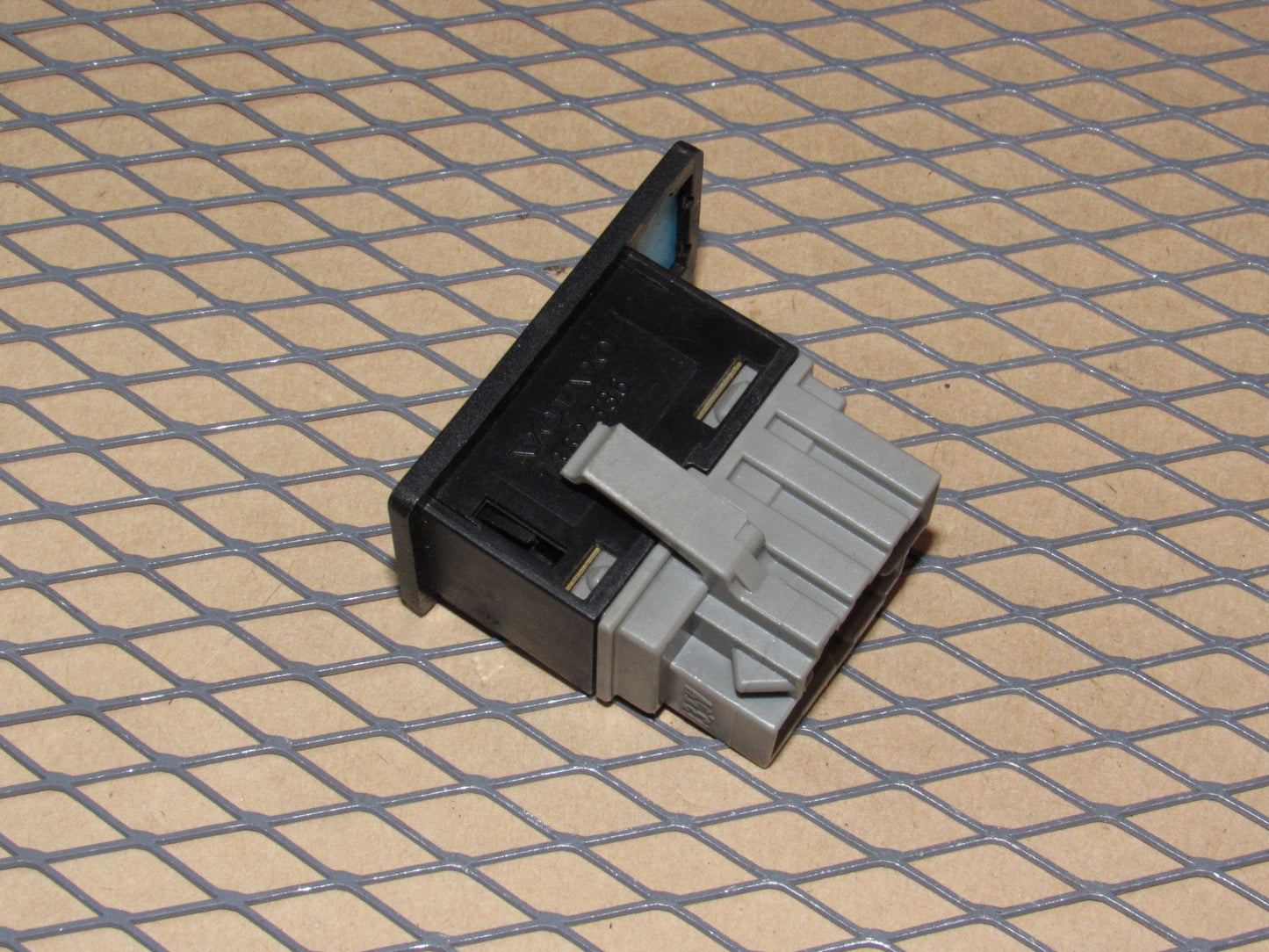 88 89 90 Volvo 760 OEM Clock Adjustment Switch