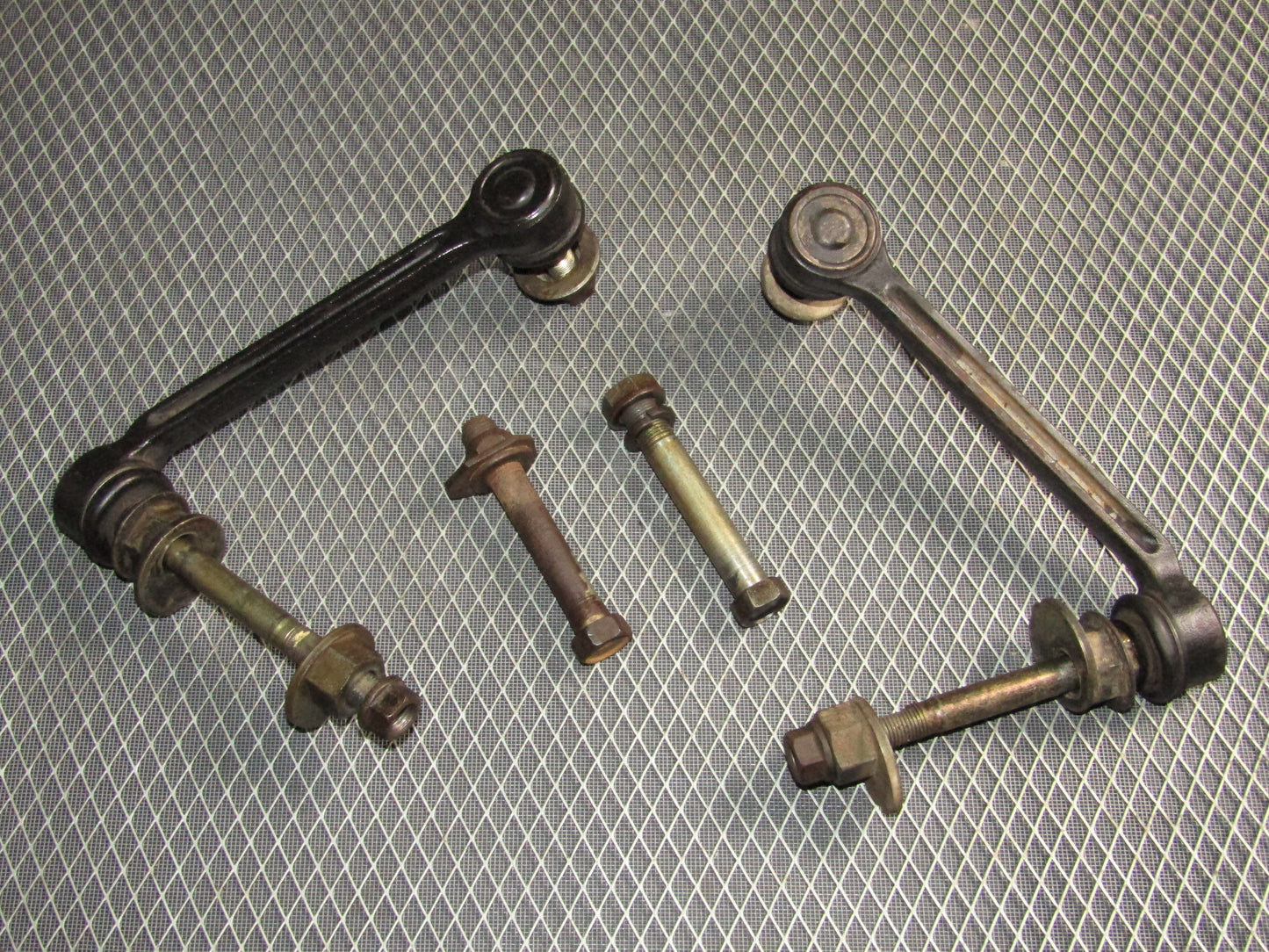 87-91 Toyota Crown Royal Saloon OEM Stabilizer Link - Rear Set