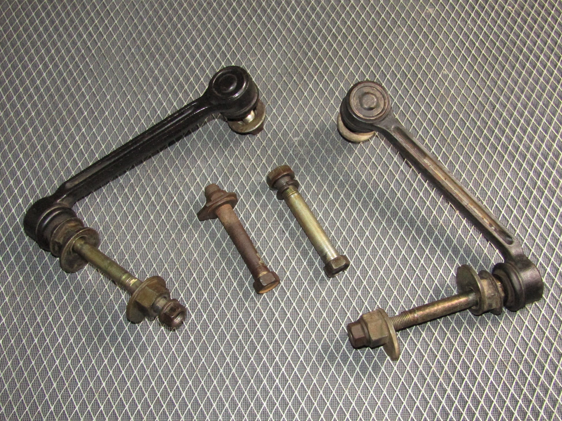 87-91 Toyota Crown Royal Saloon OEM Stabilizer Link - Rear Set