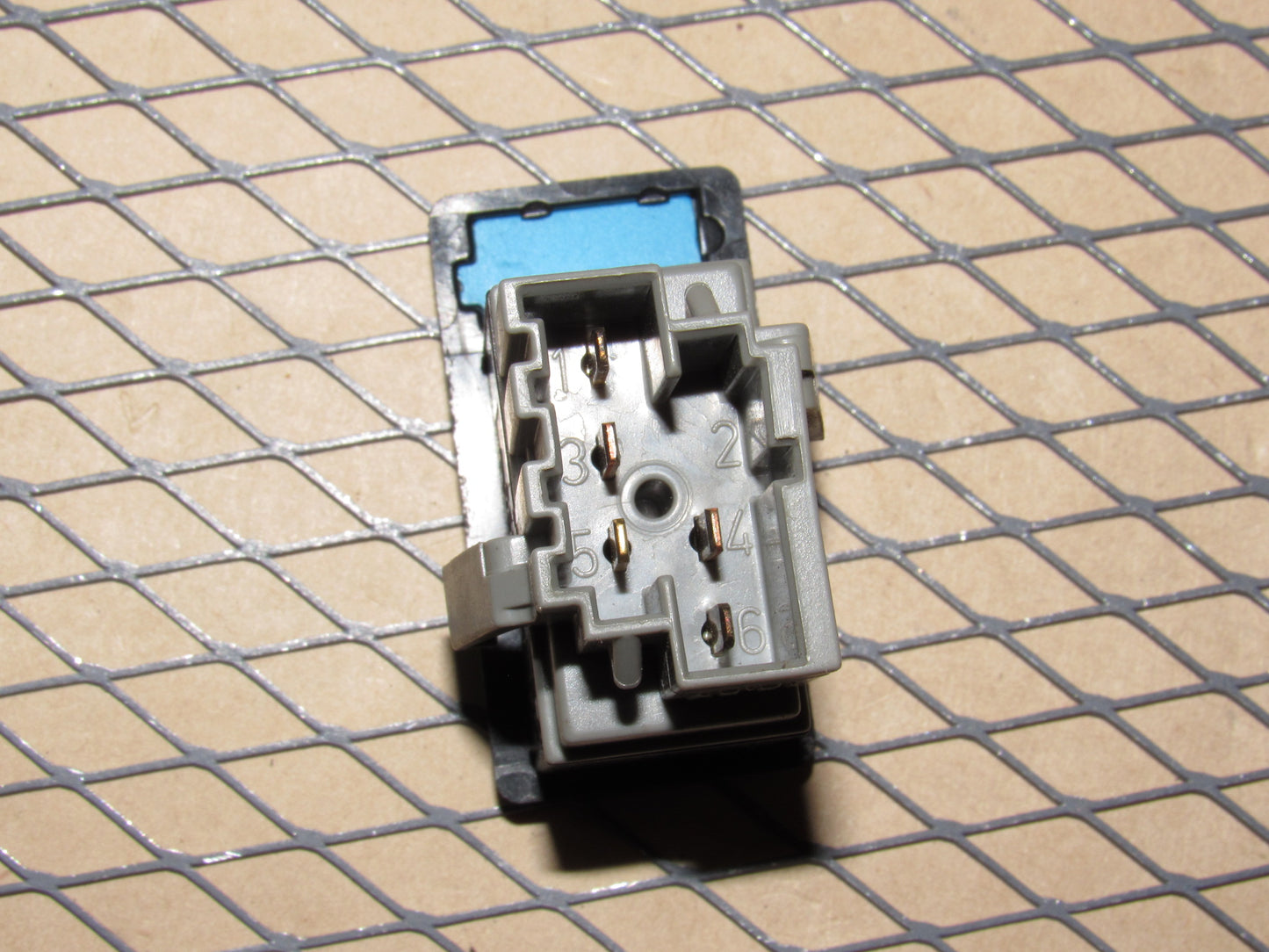 88 89 90 Volvo 760 OEM Clock Adjustment Switch