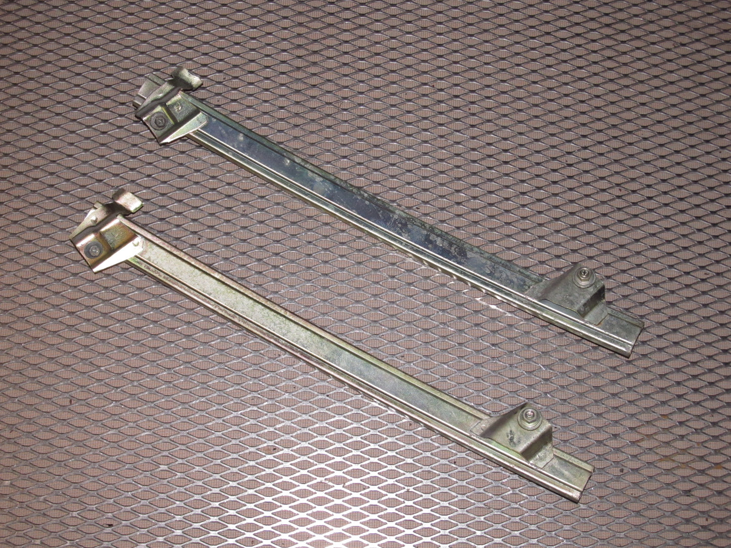 1987-1989 Nissan 300zx OEM 2+2 Window Guide - Left