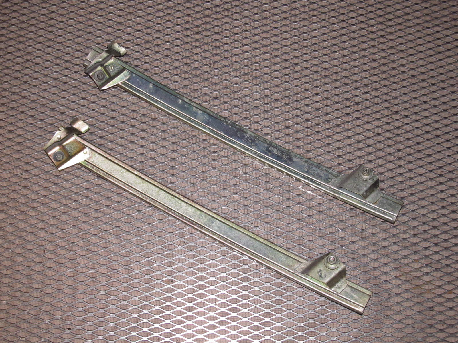 1987-1989 Nissan 300zx OEM 2+2 Window Guide - Left