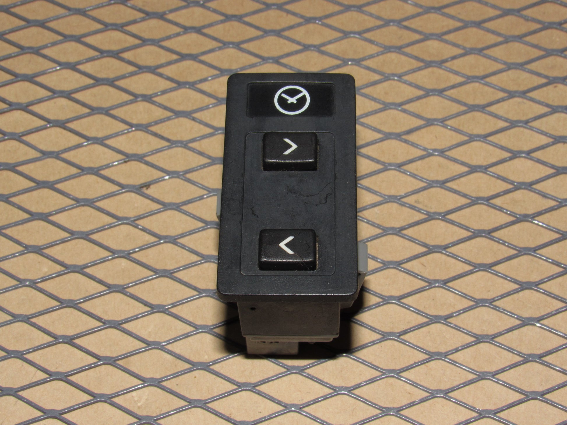 88 89 90 Volvo 760 OEM Clock Adjustment Switch