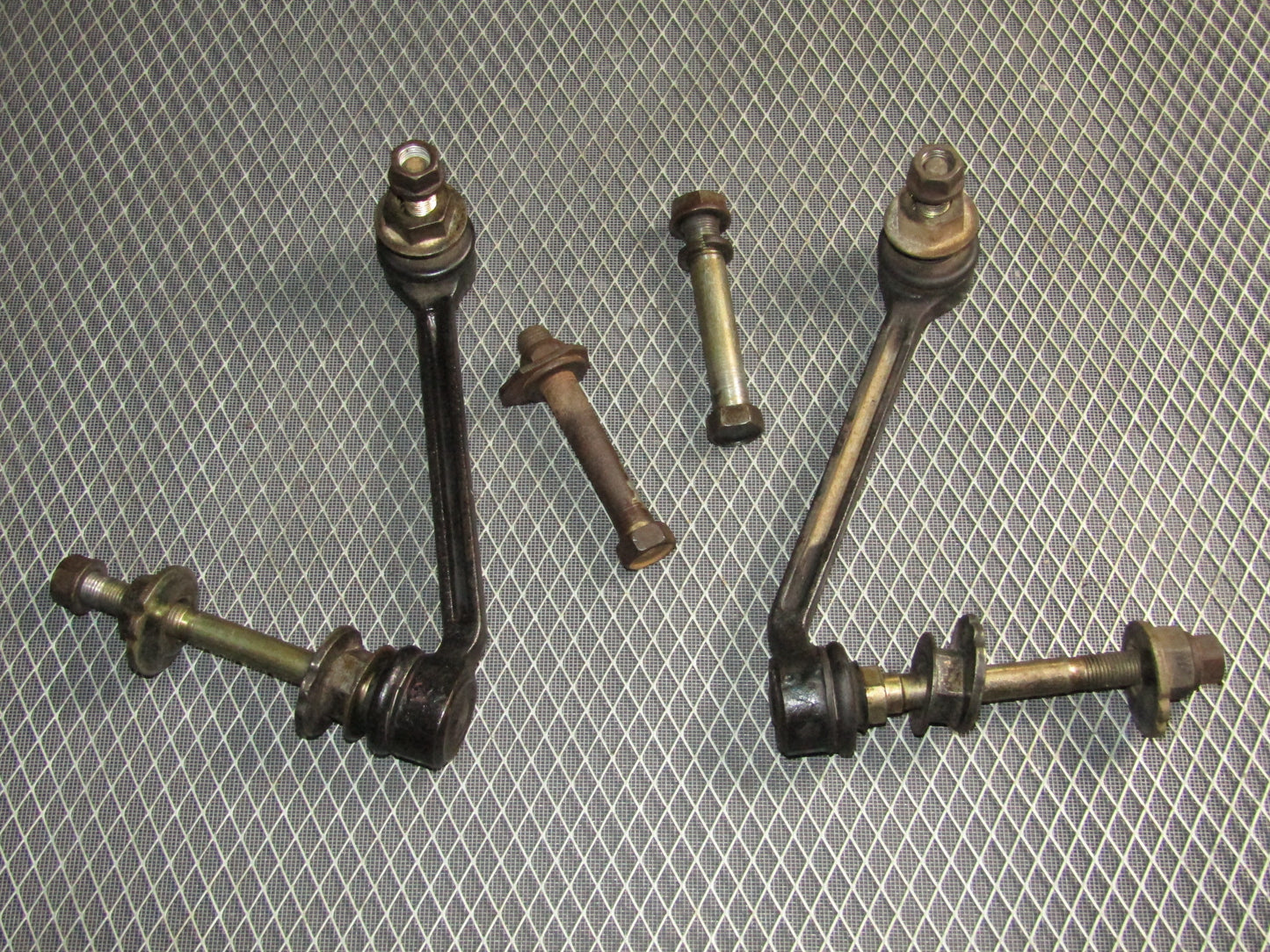 87 88 89 90 91 Toyota Crown Royal Saloon OEM Stabilizer Link - Rear Set