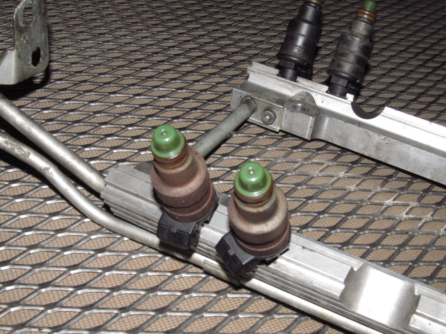 85-88 Chevrolet Corvette OEM Fuel Injector & Rail Assembly - TPi