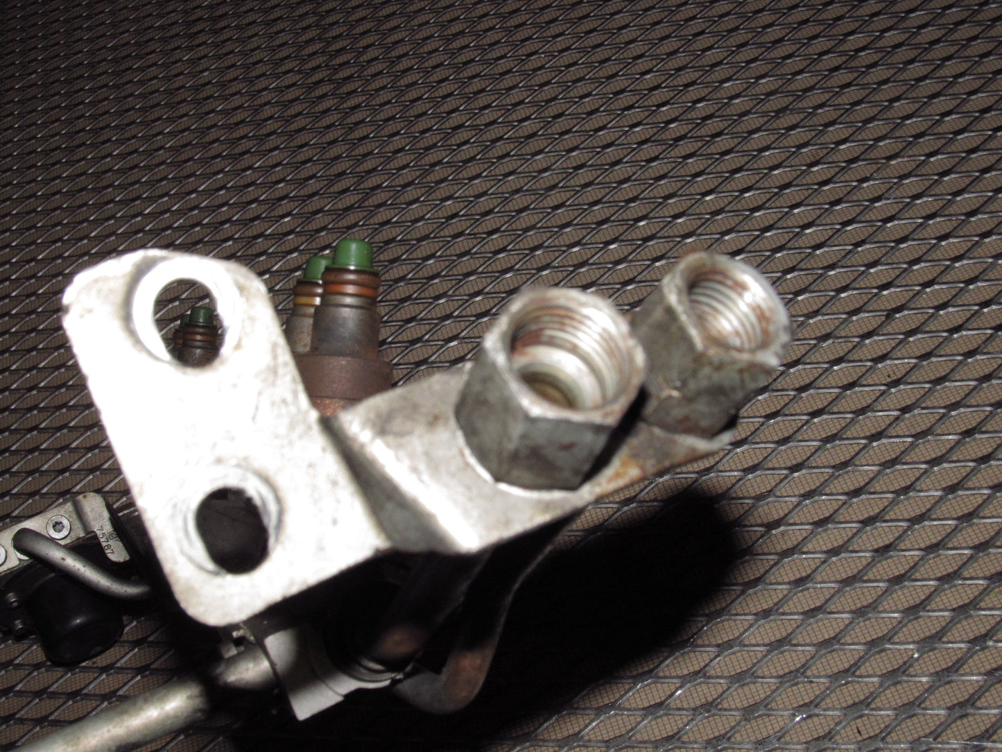 85-88 Chevrolet Corvette OEM Fuel Injector & Rail Assembly - TPi