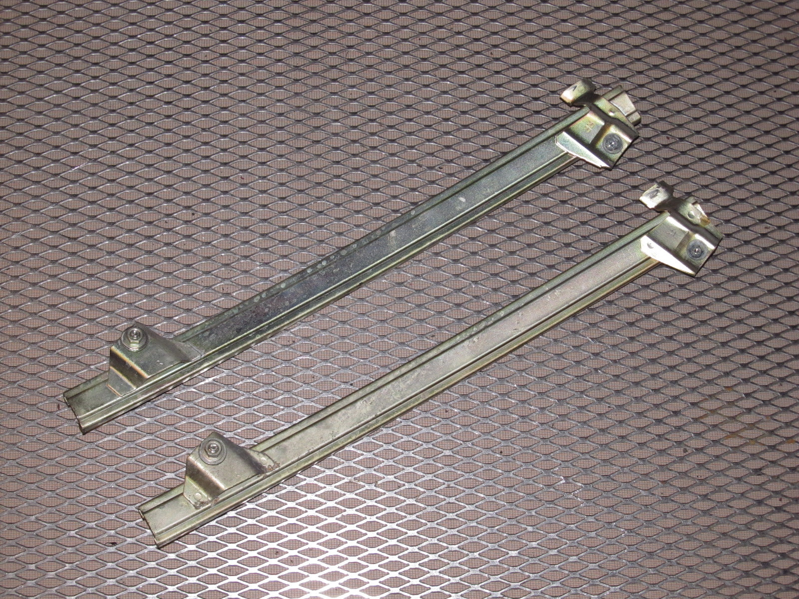 1987-1989 Nissan 300zx OEM 2+2 Window Guide - Right