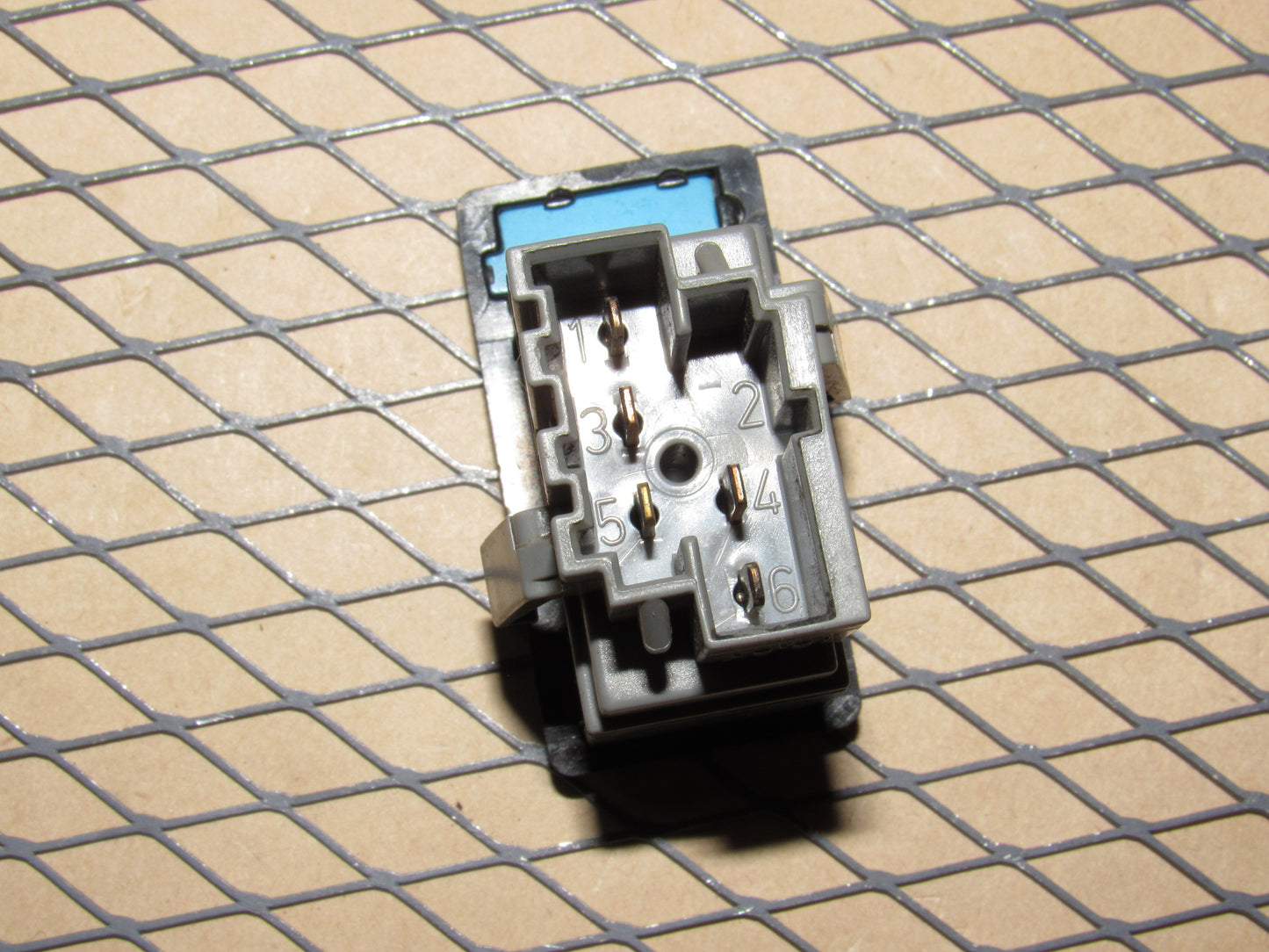 88 89 90 Volvo 760 OEM Clock Adjustment Switch