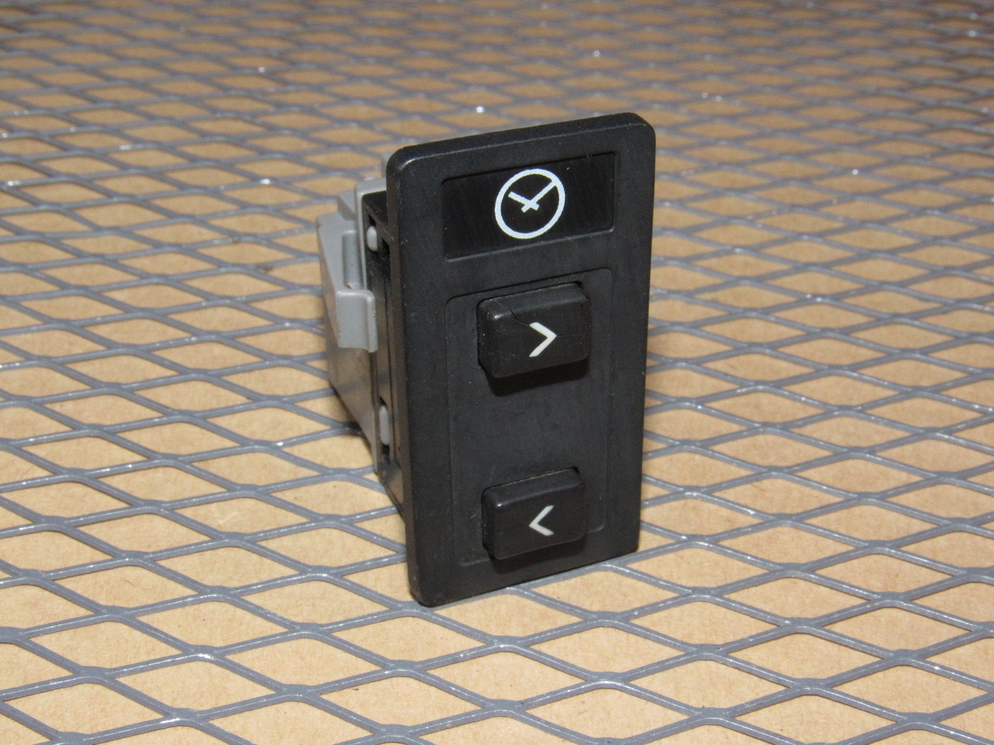 88 89 90 Volvo 760 OEM Clock Adjustment Switch