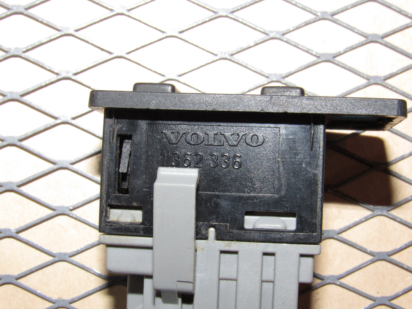 88 89 90 Volvo 760 OEM Clock Adjustment Switch