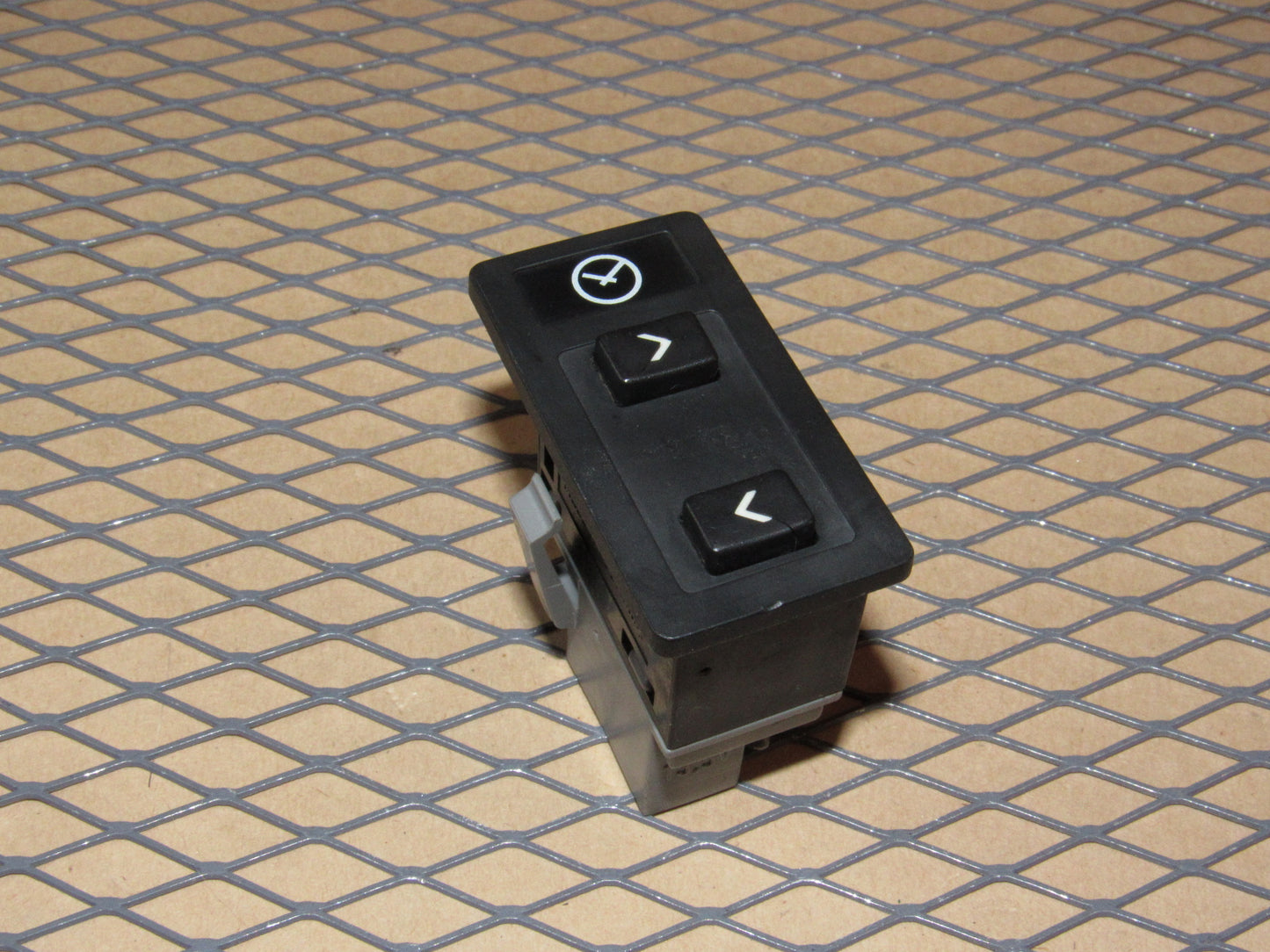 88 89 90 Volvo 760 OEM Clock Adjustment Switch