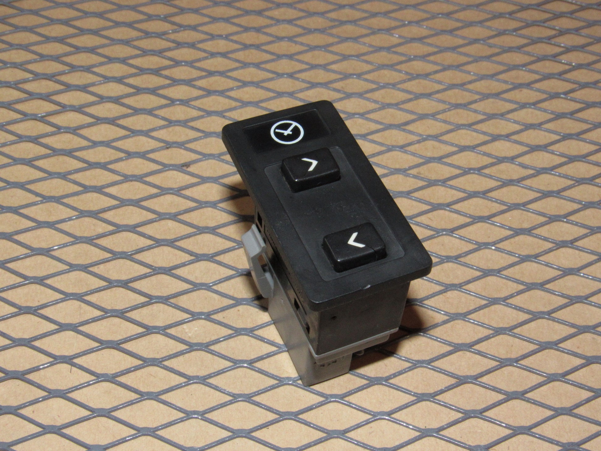 88 89 90 Volvo 760 OEM Clock Adjustment Switch