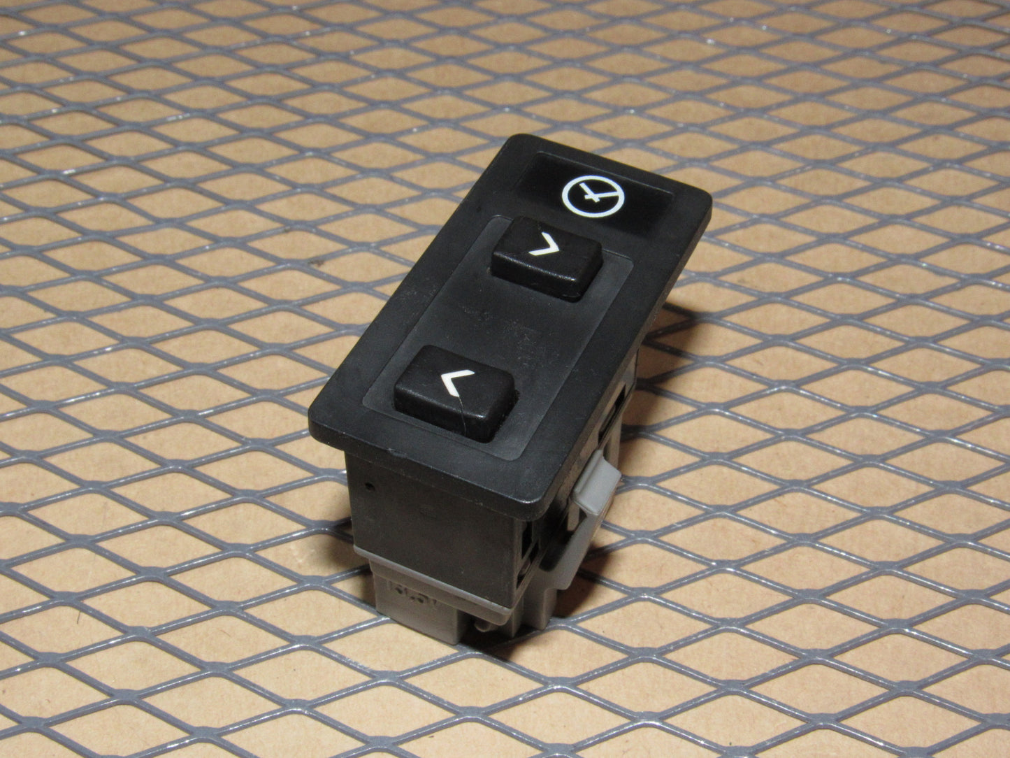 88 89 90 Volvo 760 OEM Clock Adjustment Switch