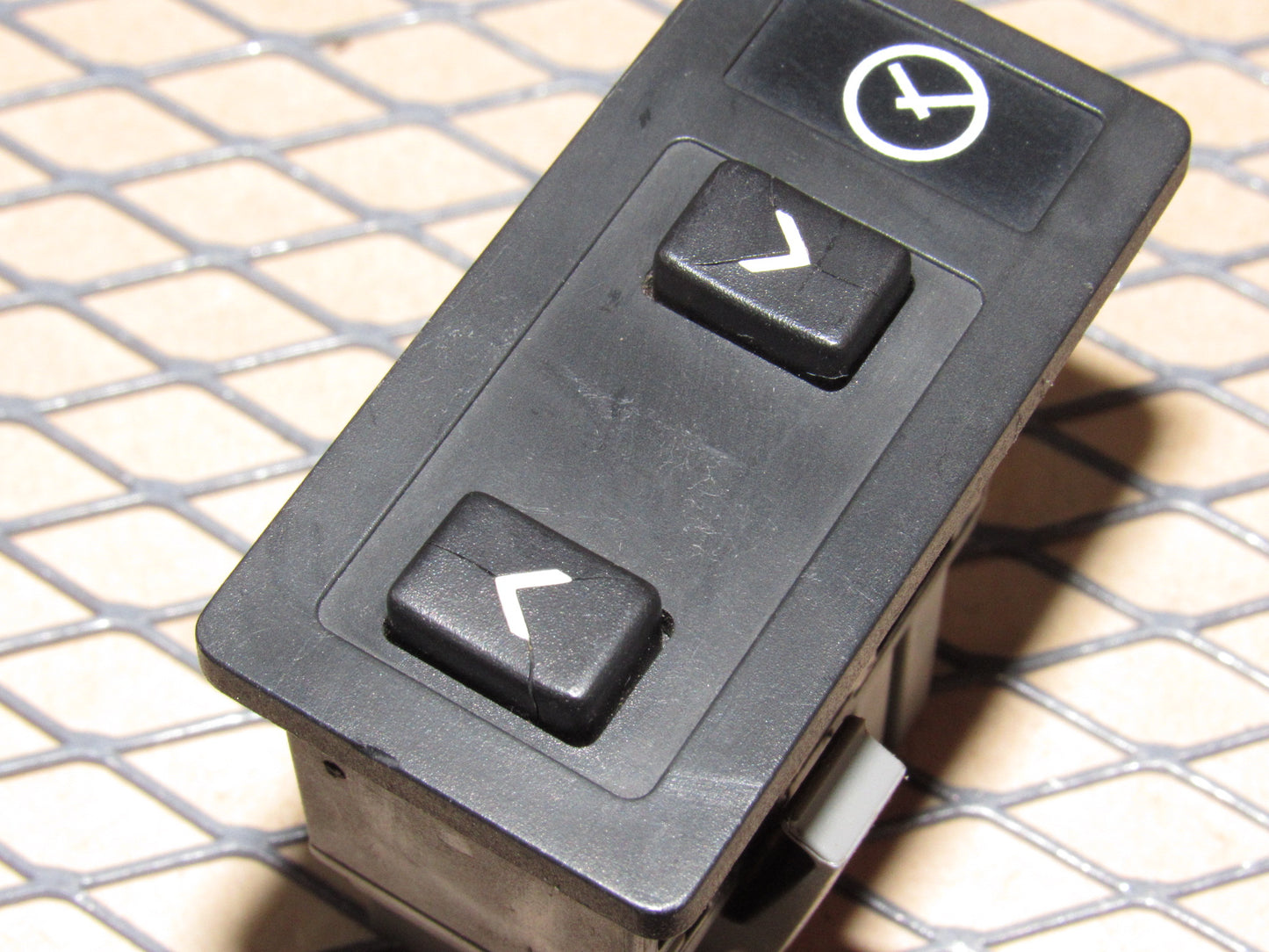 88 89 90 Volvo 760 OEM Clock Adjustment Switch