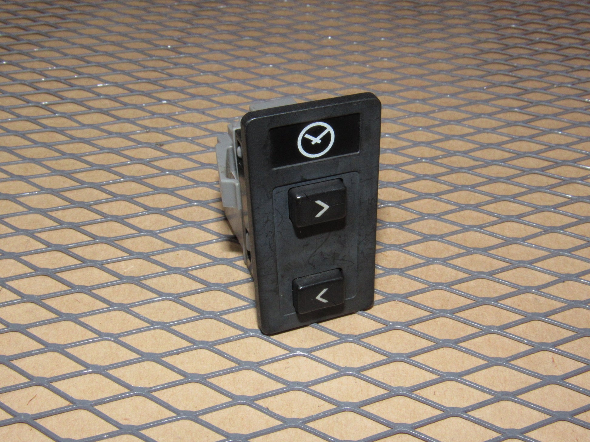 88 89 90 Volvo 760 OEM Clock Adjustment Switch